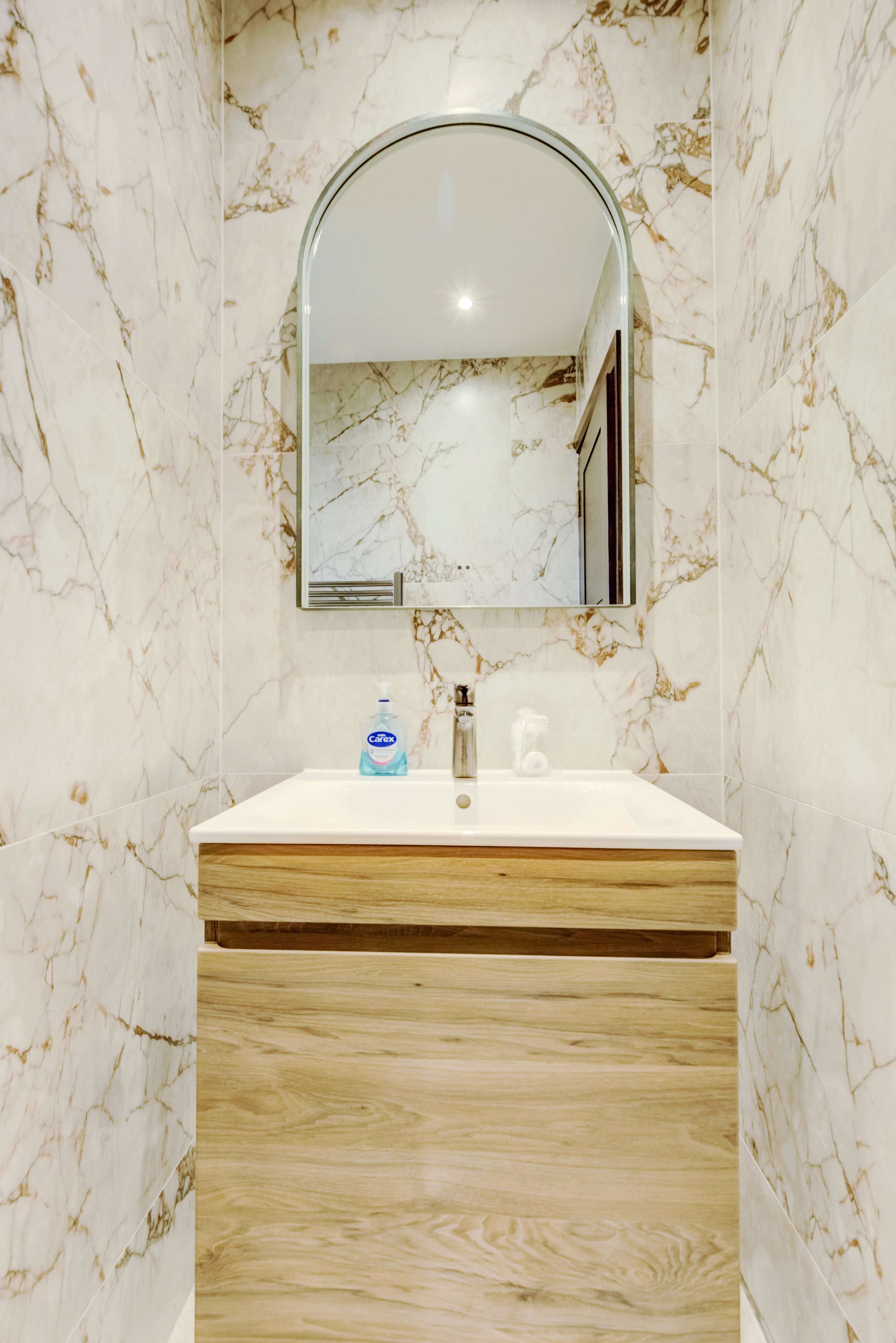 St Johns Wood Luxurious Apartment in 9 Bronwen Court NW8 9HH - Property image 21 - VivreStays