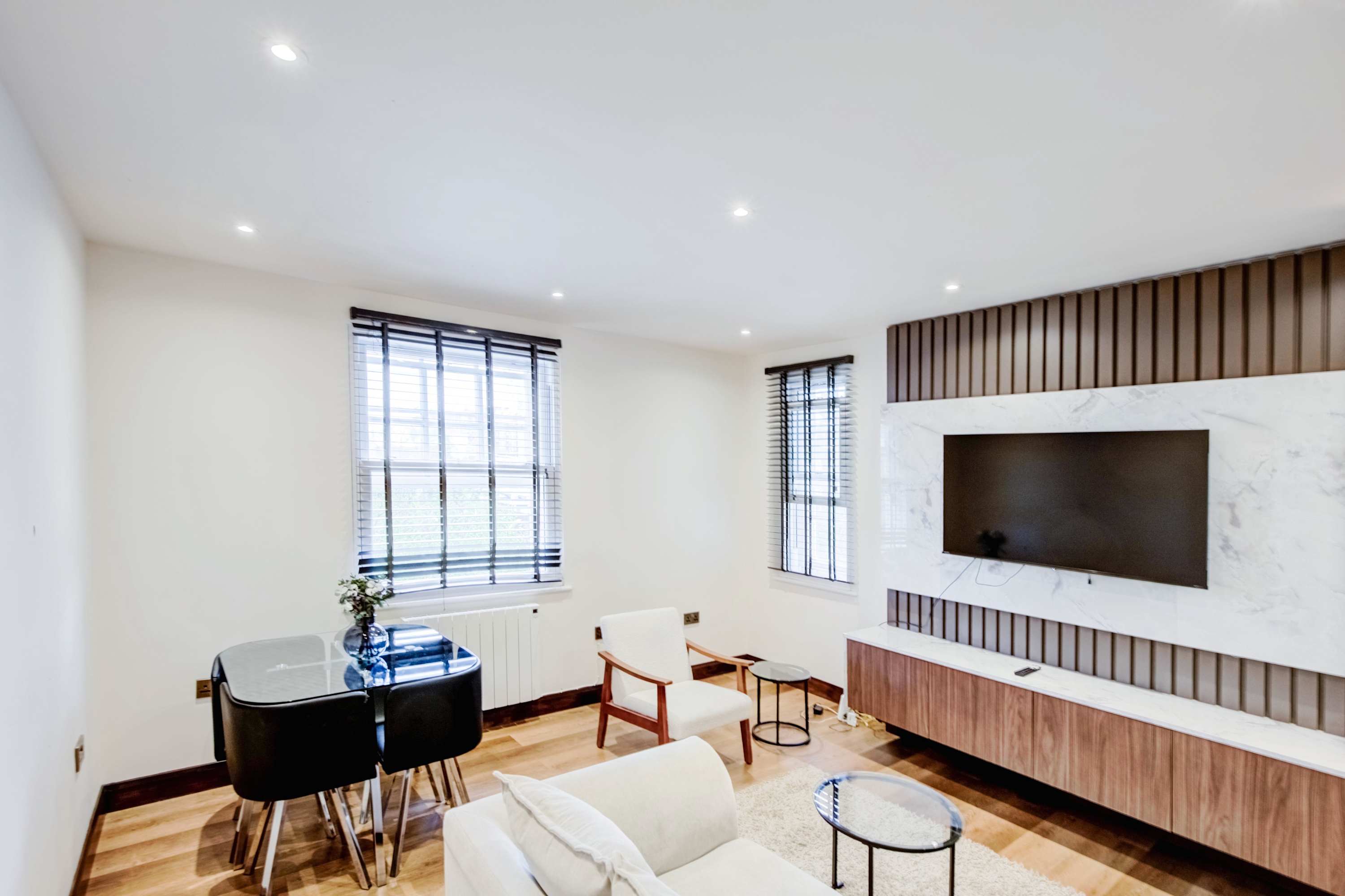 St Johns Wood Luxurious Apartment in 9 Bronwen Court NW8 9HH - Property image 3 - VivreStays