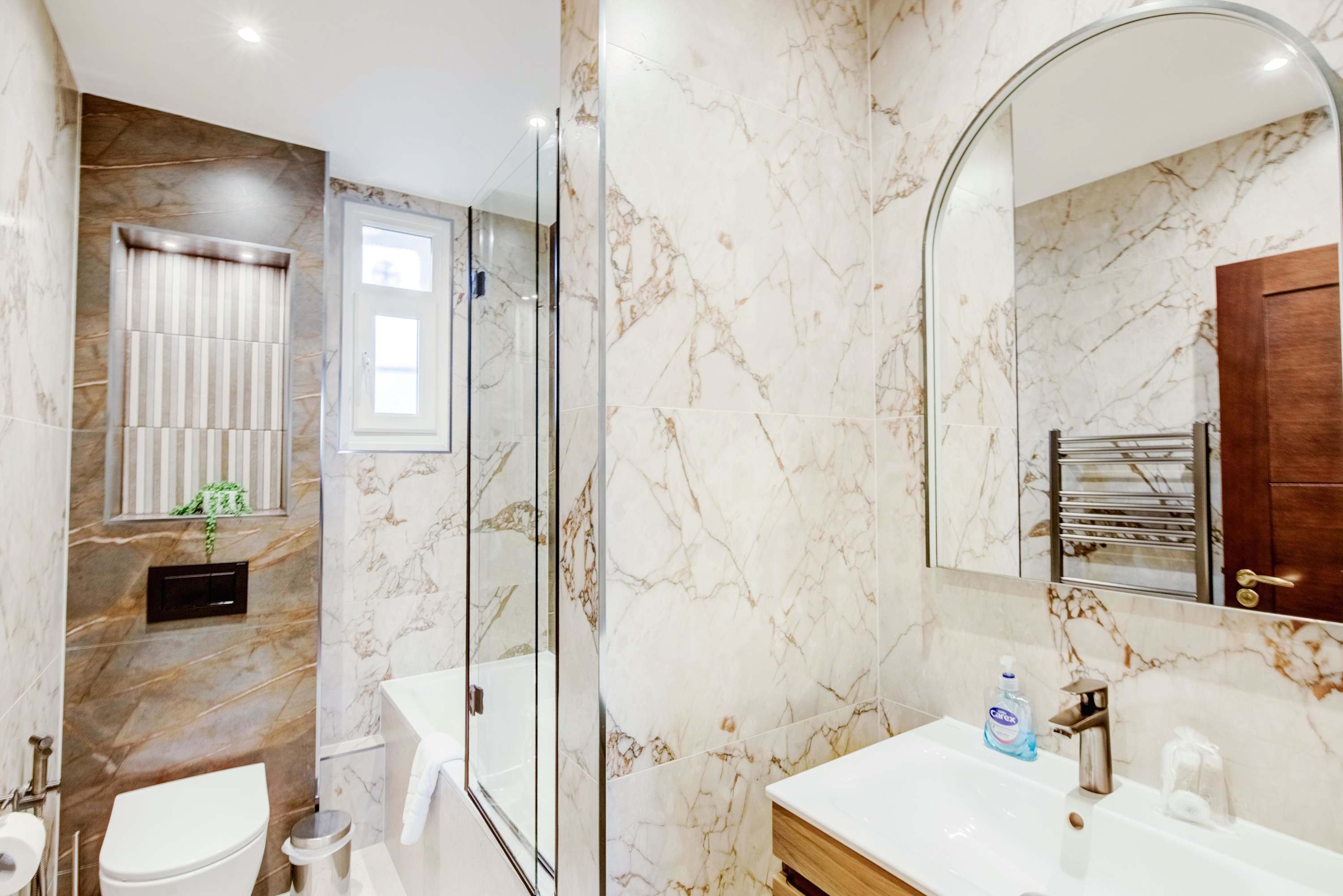 St Johns Wood Luxurious Apartment in 9 Bronwen Court NW8 9HH - Property image 15 - VivreStays