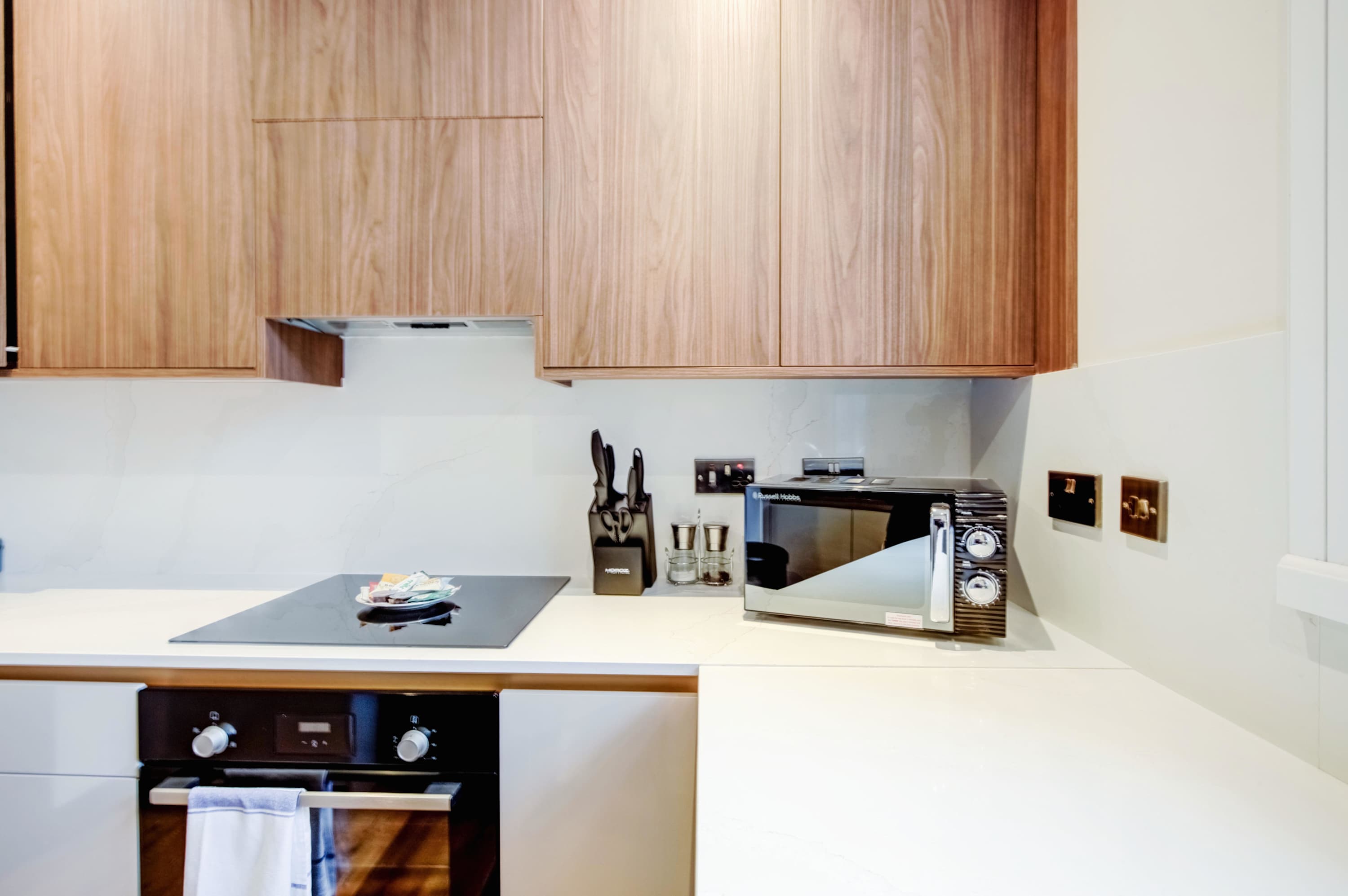 St Johns Wood Luxurious Apartment in 9 Bronwen Court NW8 9HH - Property image 16 - VivreStays