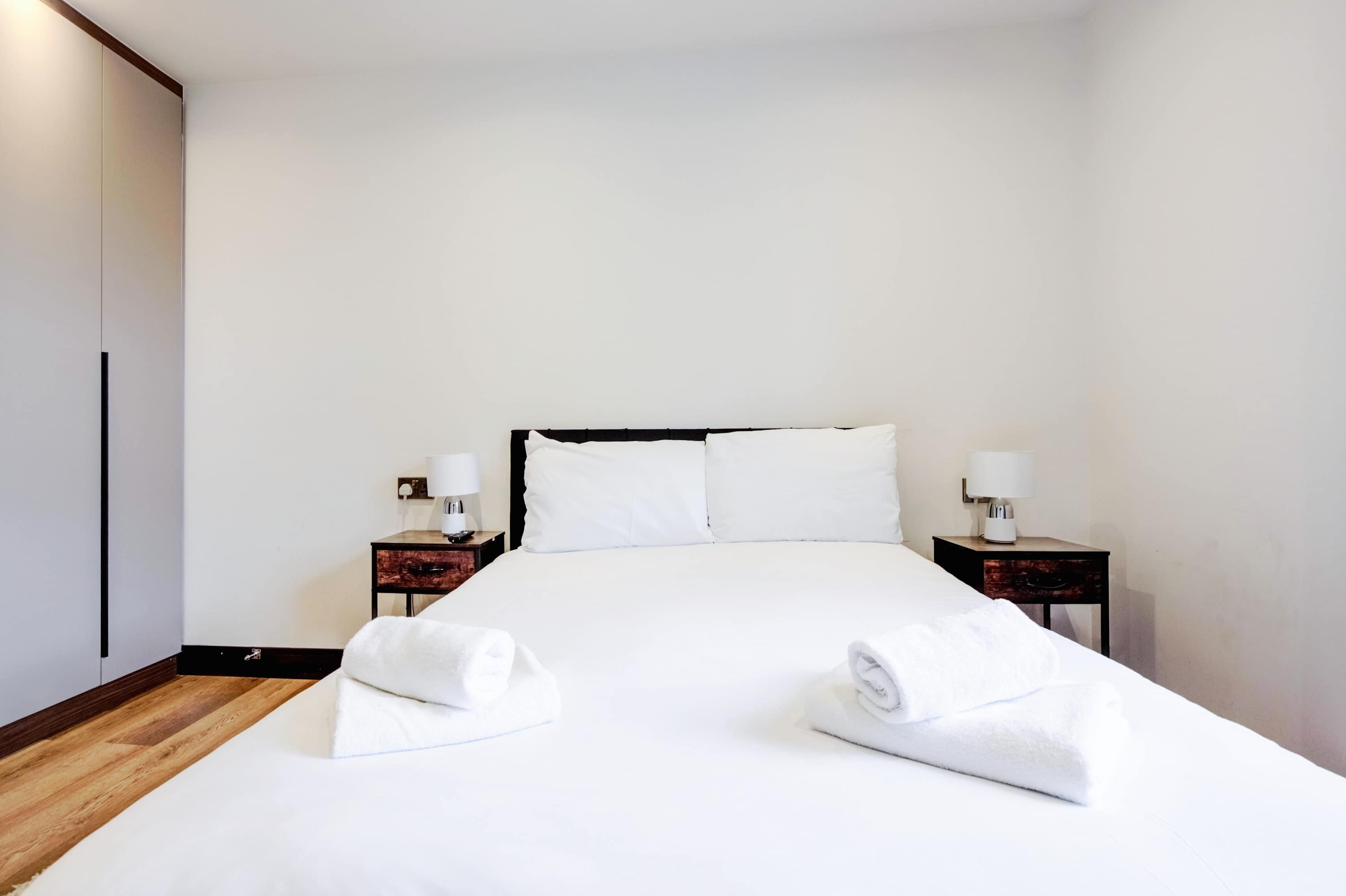 St Johns Wood Luxurious Apartment in 9 Bronwen Court NW8 9HH - Property image 14 - VivreStays