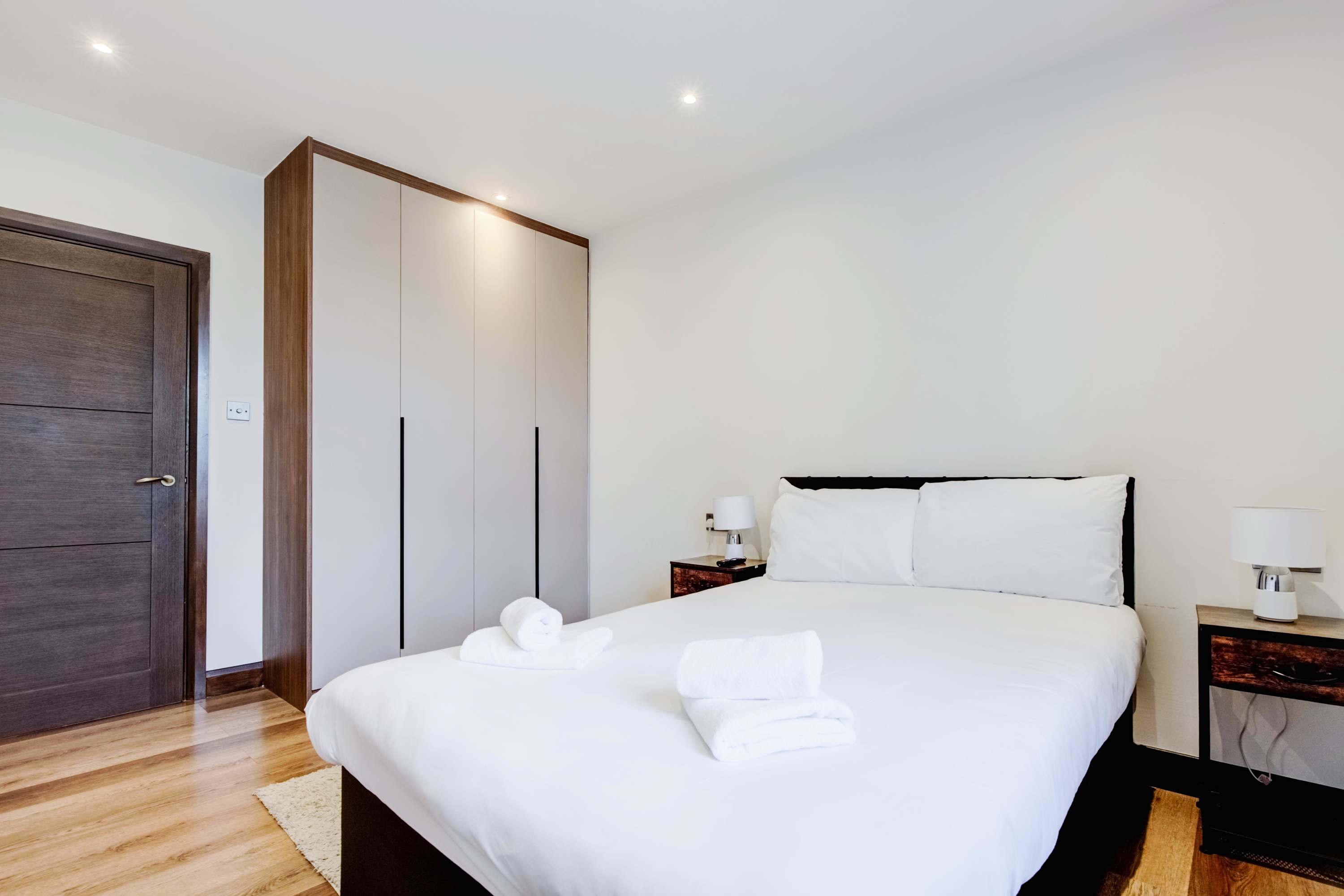 St Johns Wood Luxurious Apartment in 9 Bronwen Court NW8 9HH - Property image 11 - VivreStays