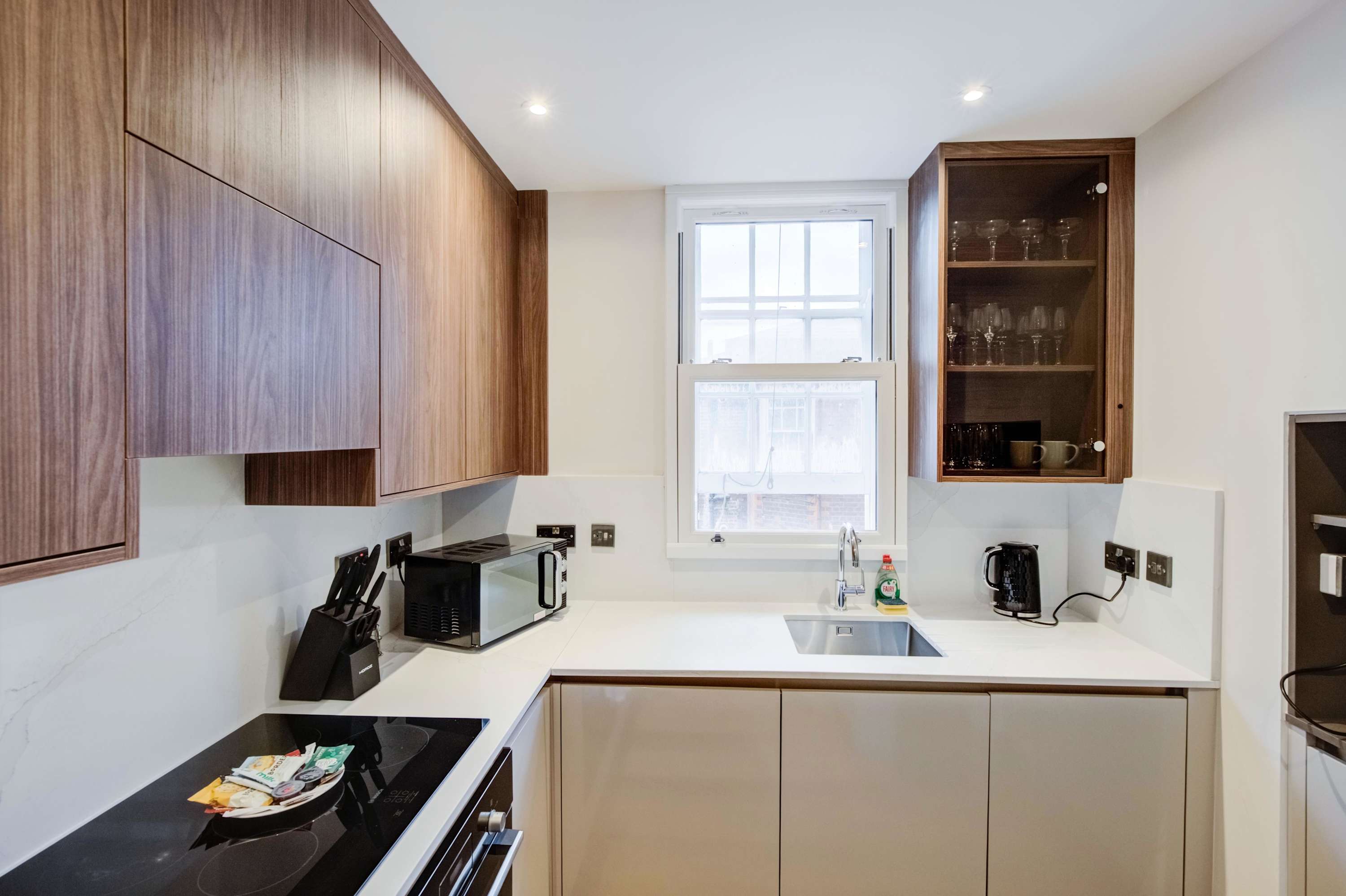 St Johns Wood Luxurious Apartment in 9 Bronwen Court NW8 9HH - Property image 12 - VivreStays