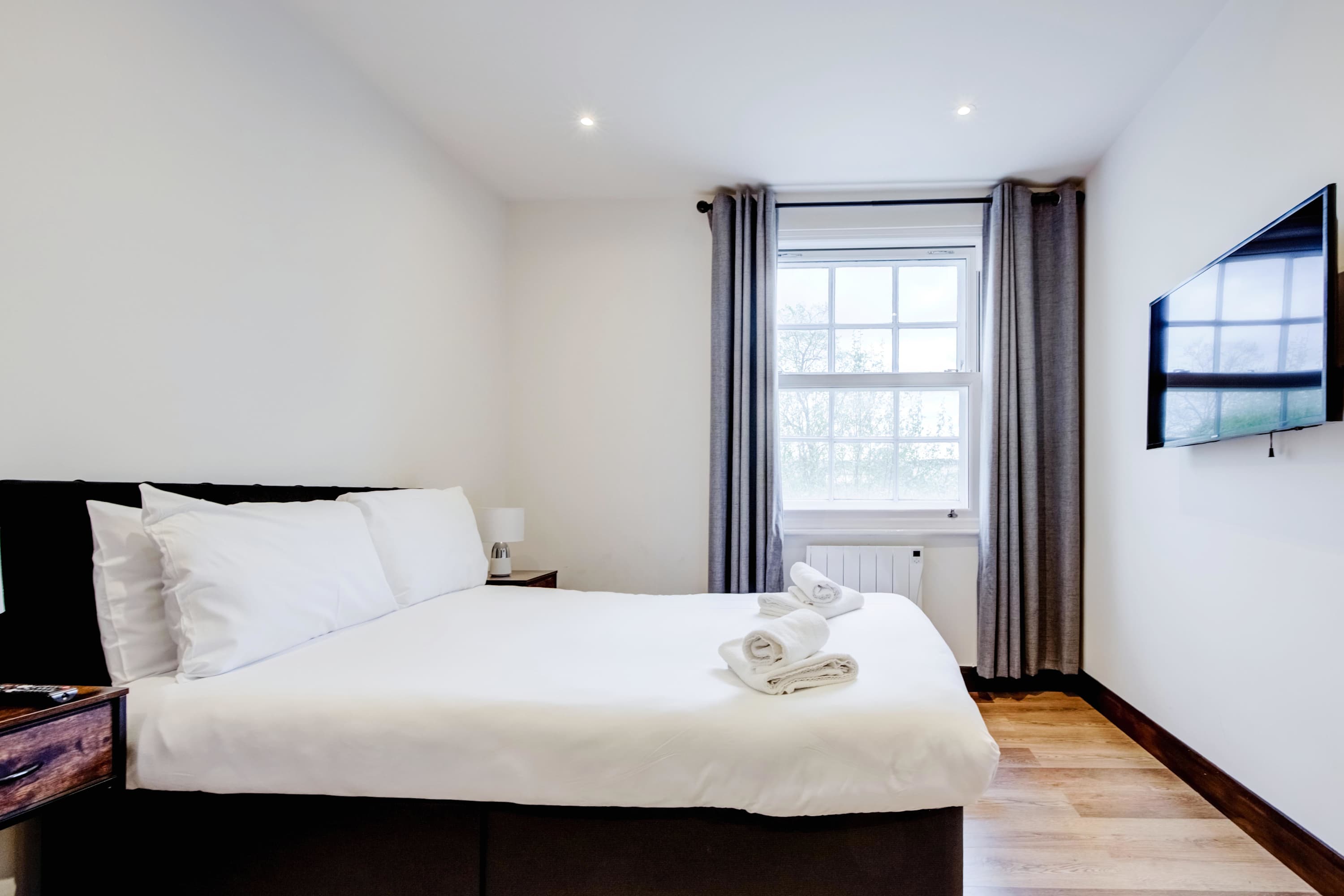 St Johns Wood Luxurious Apartment in 9 Bronwen Court NW8 9HH - Property image 13 - VivreStays