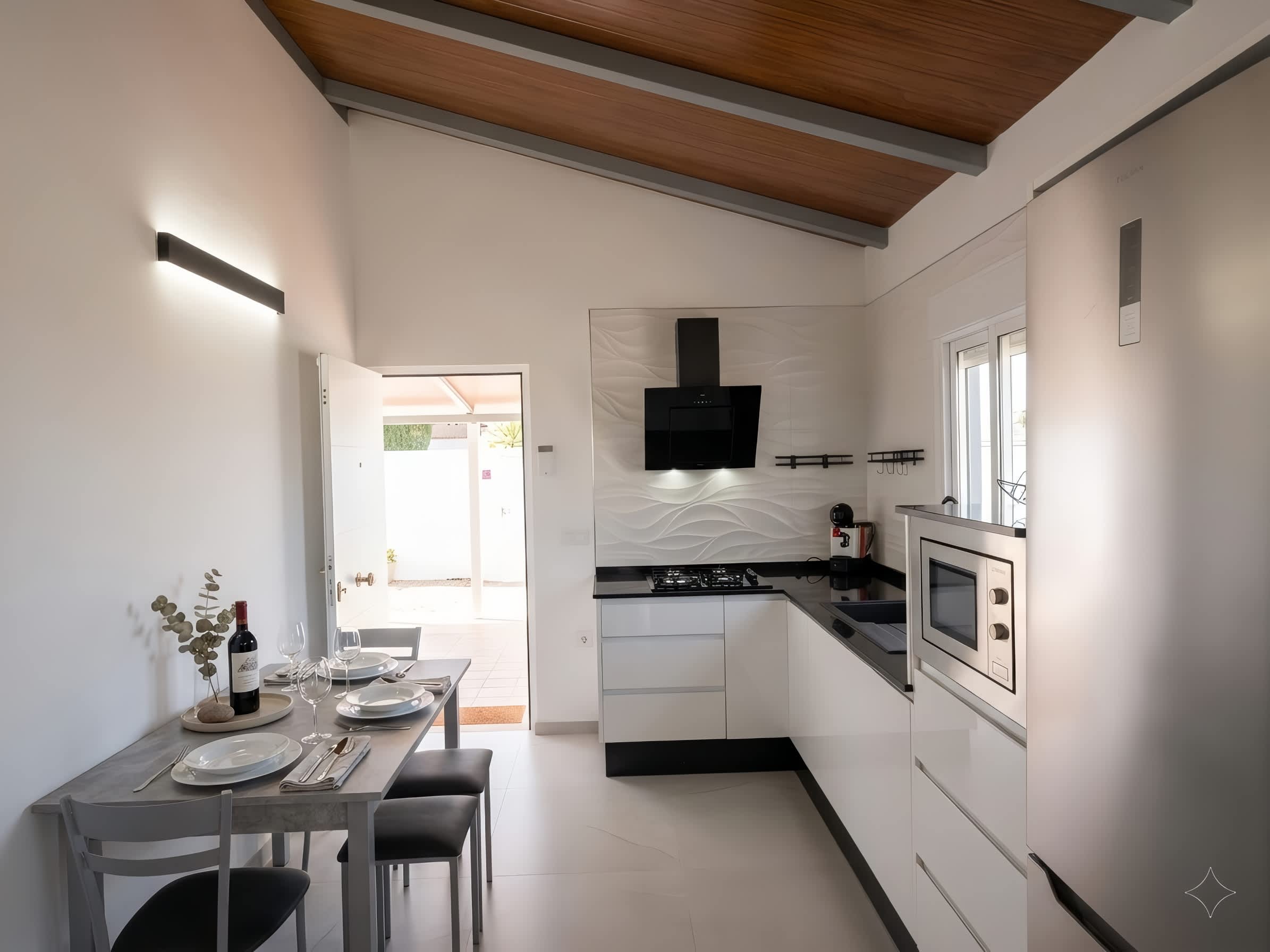 Encantador Chalet con Piscina y Terraza Soleada cerca del Mar en Conil - image 8