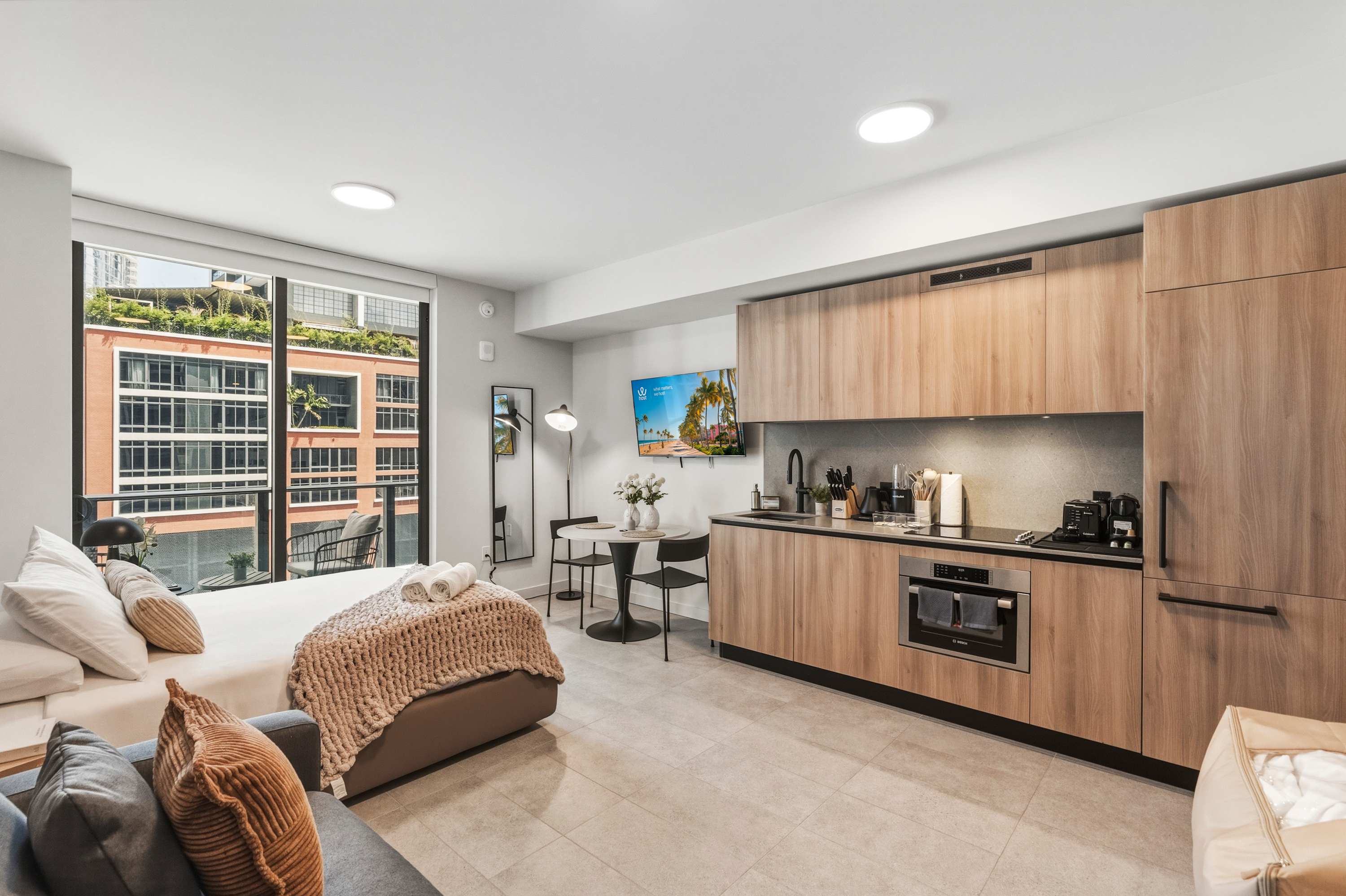 Luxury Studio in 501 First - Near to Bayfront Park