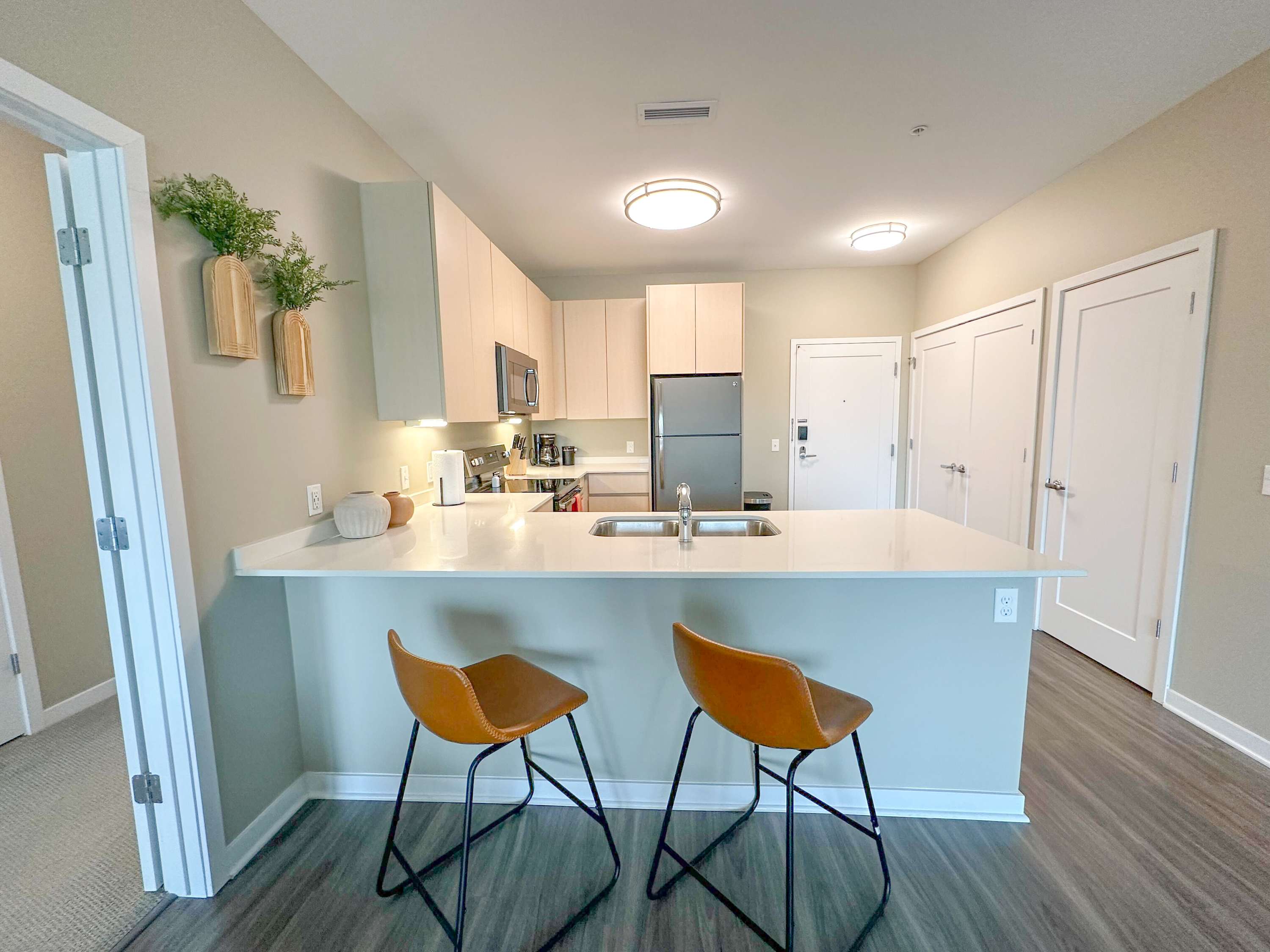 Stylish 2BR Condo near Downtown & U of M