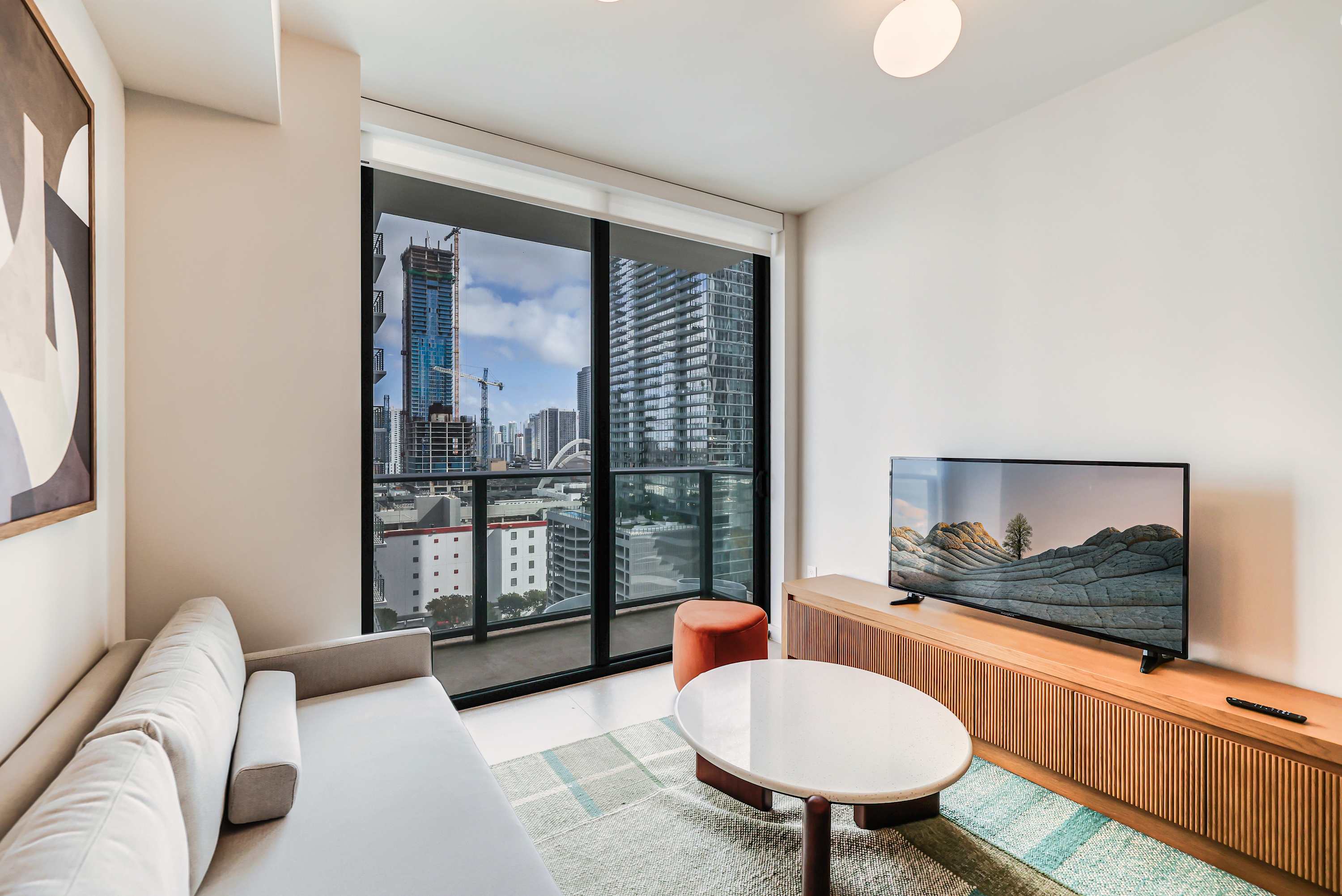 Downtown Condo | Rooftop Pool | City View