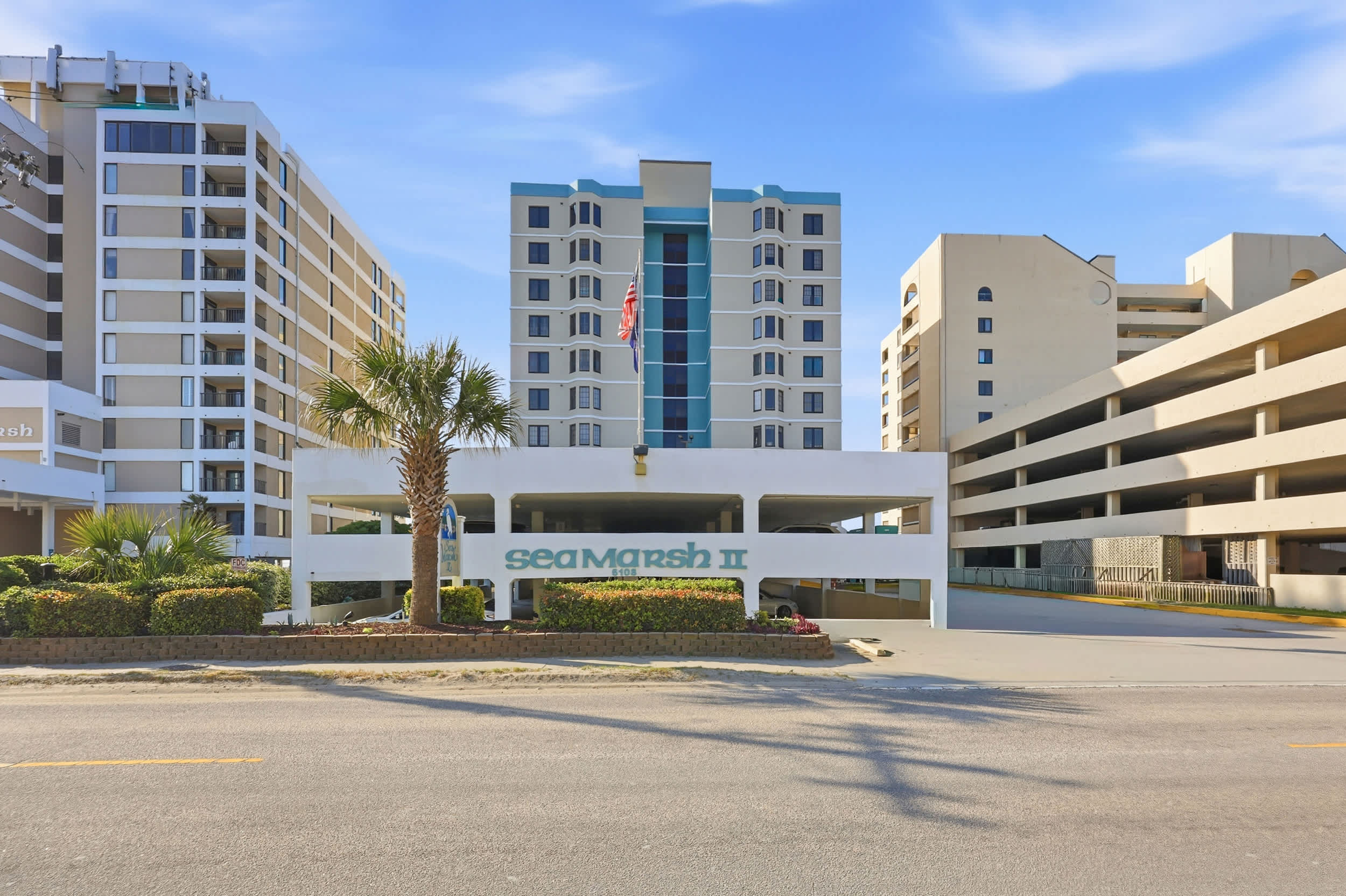 Sandy Bits Oceanfront Premium Condo with Pool 