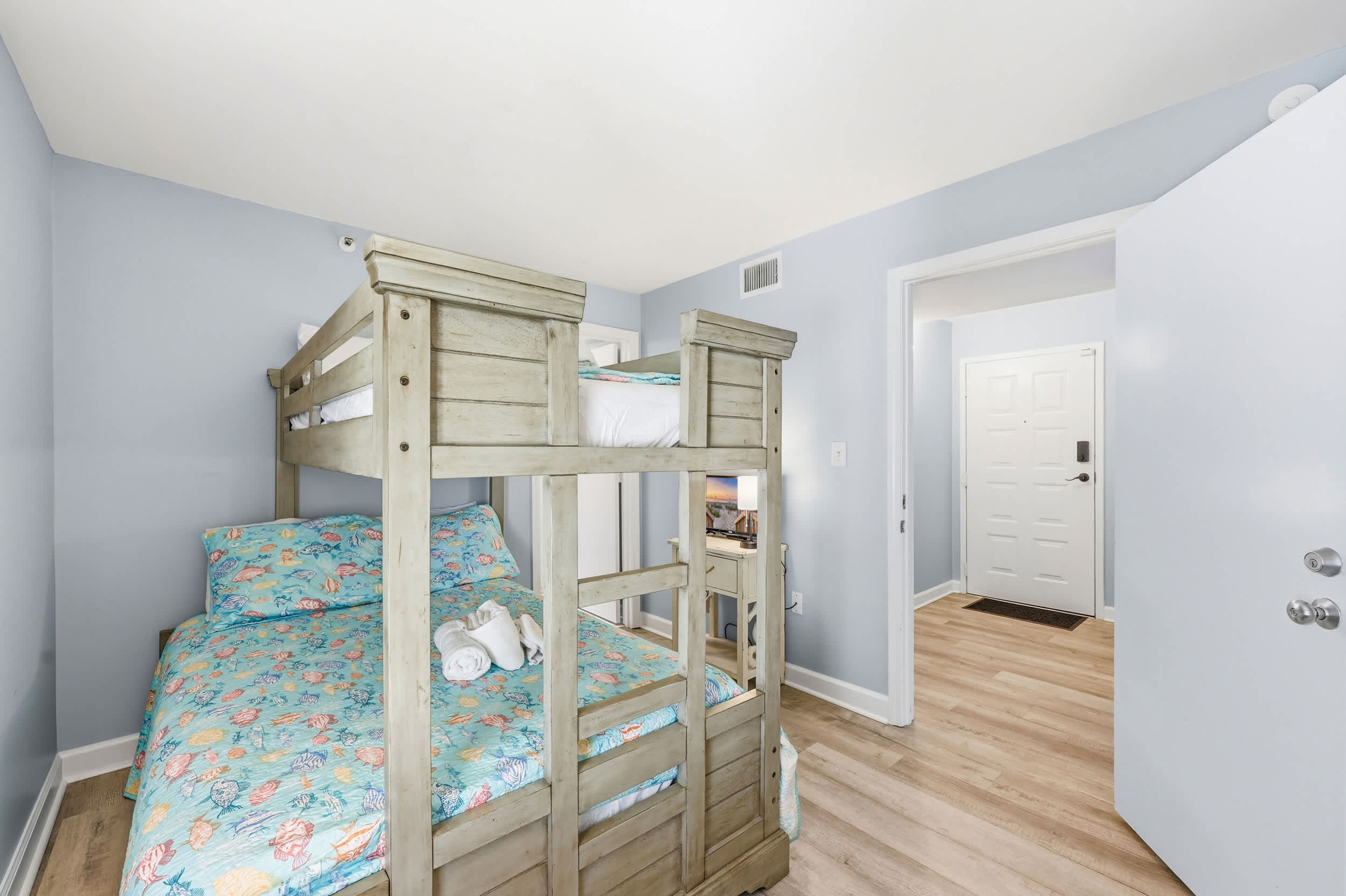 Sandy Bits Oceanfront Premium Condo with Pool 