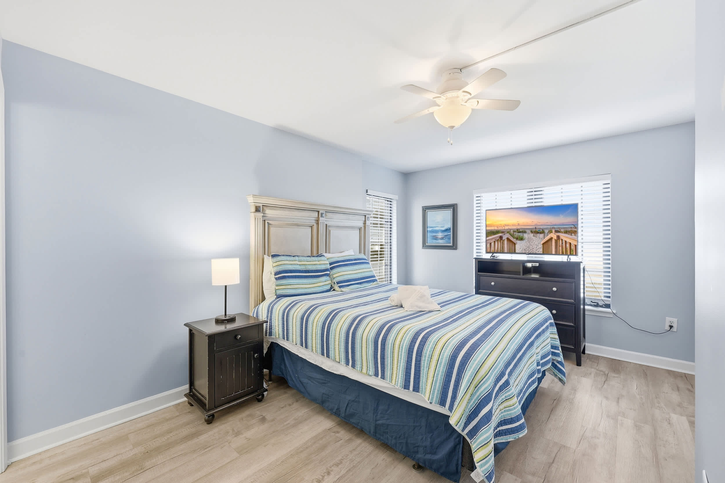 Sandy Bits Oceanfront Premium Condo with Pool 