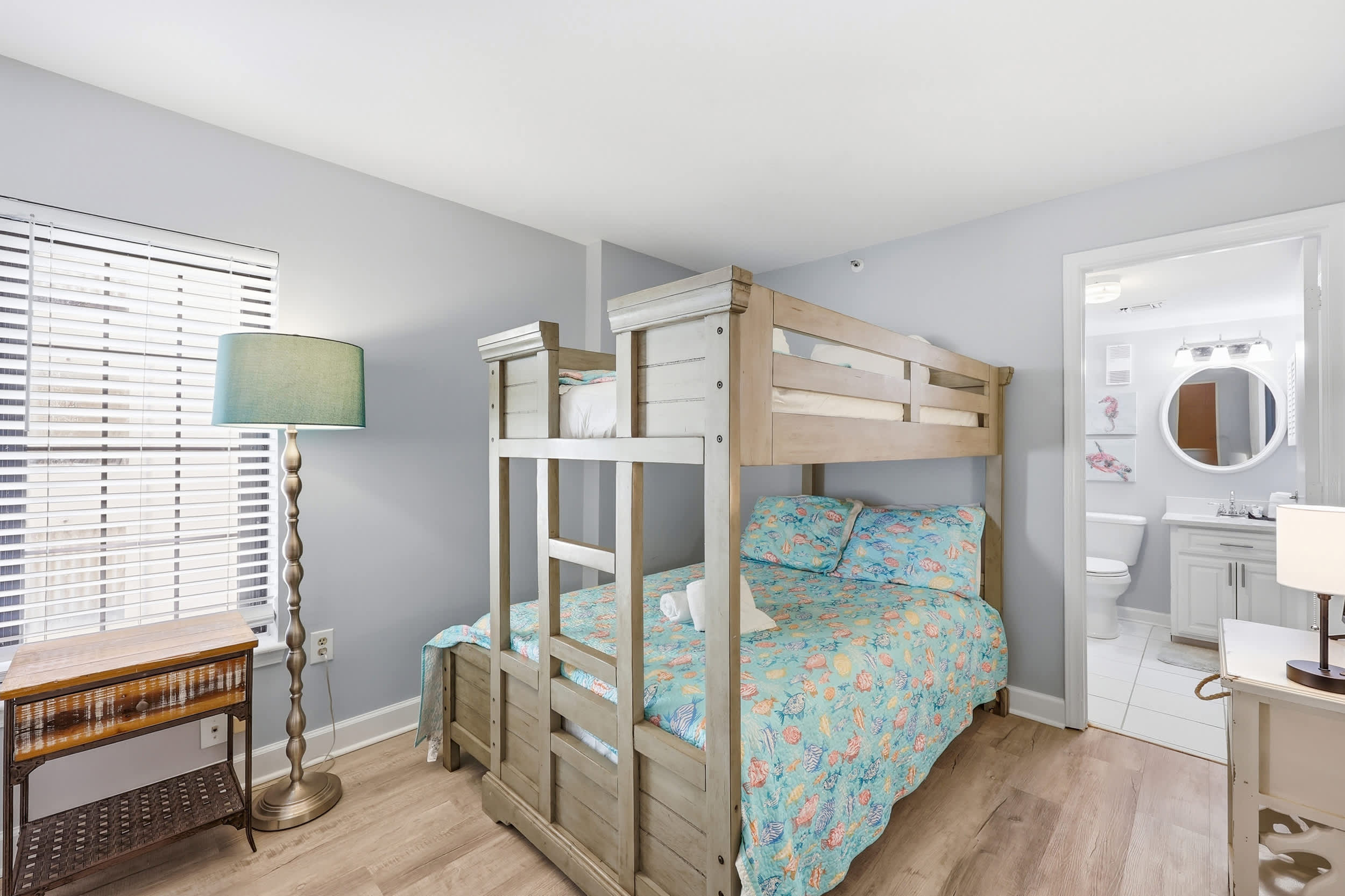 Sandy Bits Oceanfront Premium Condo with Pool 