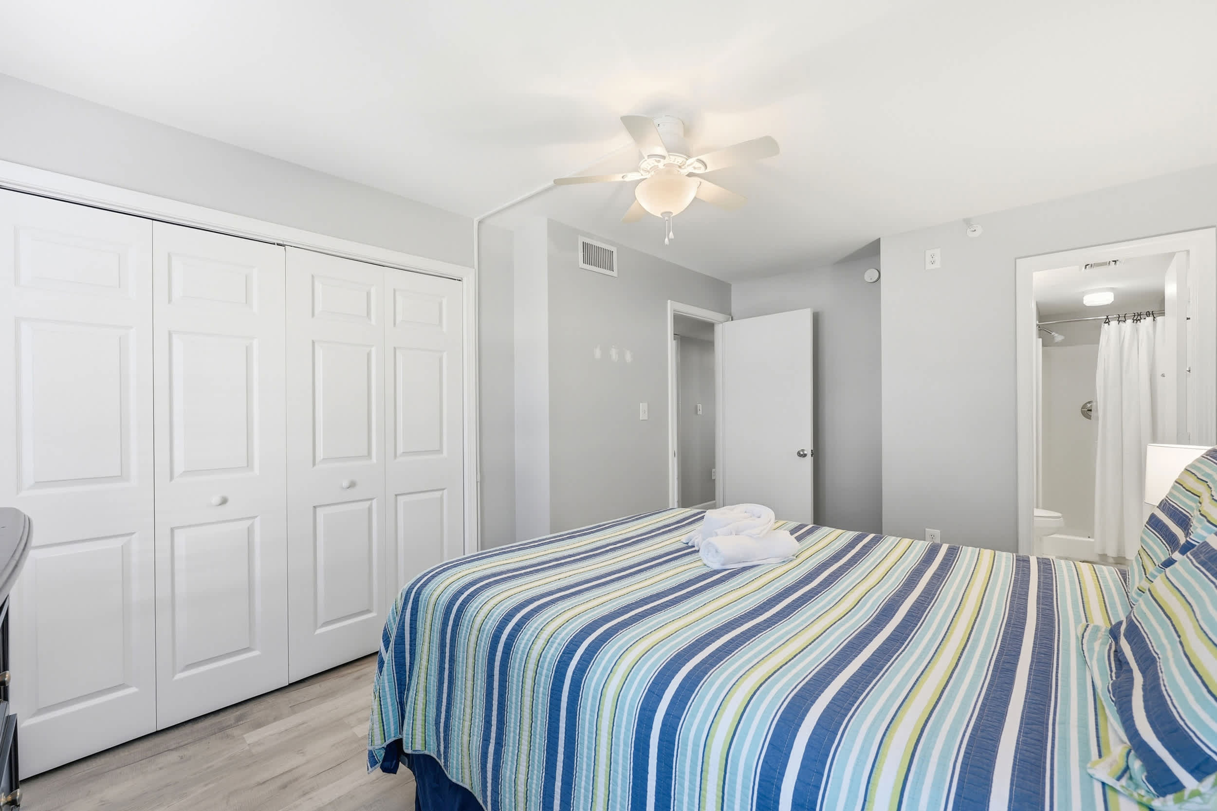 Sandy Bits Oceanfront Premium Condo with Pool 