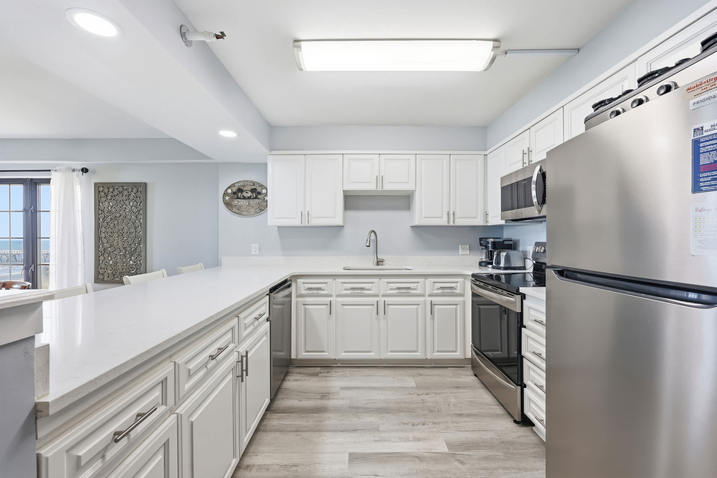 Sandy Bits Oceanfront Premium Condo with Pool 