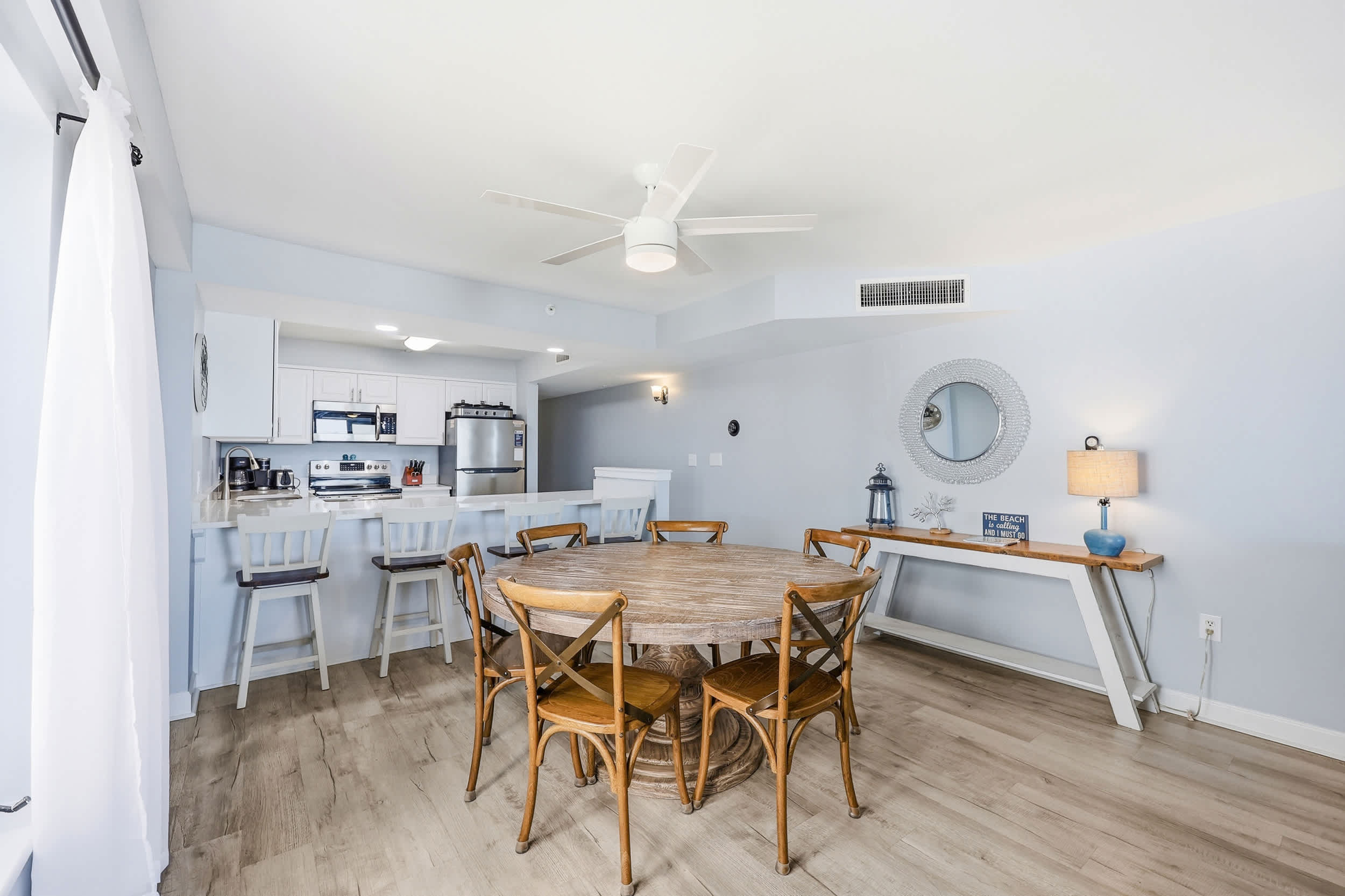 Sandy Bits Oceanfront Premium Condo with Pool 
