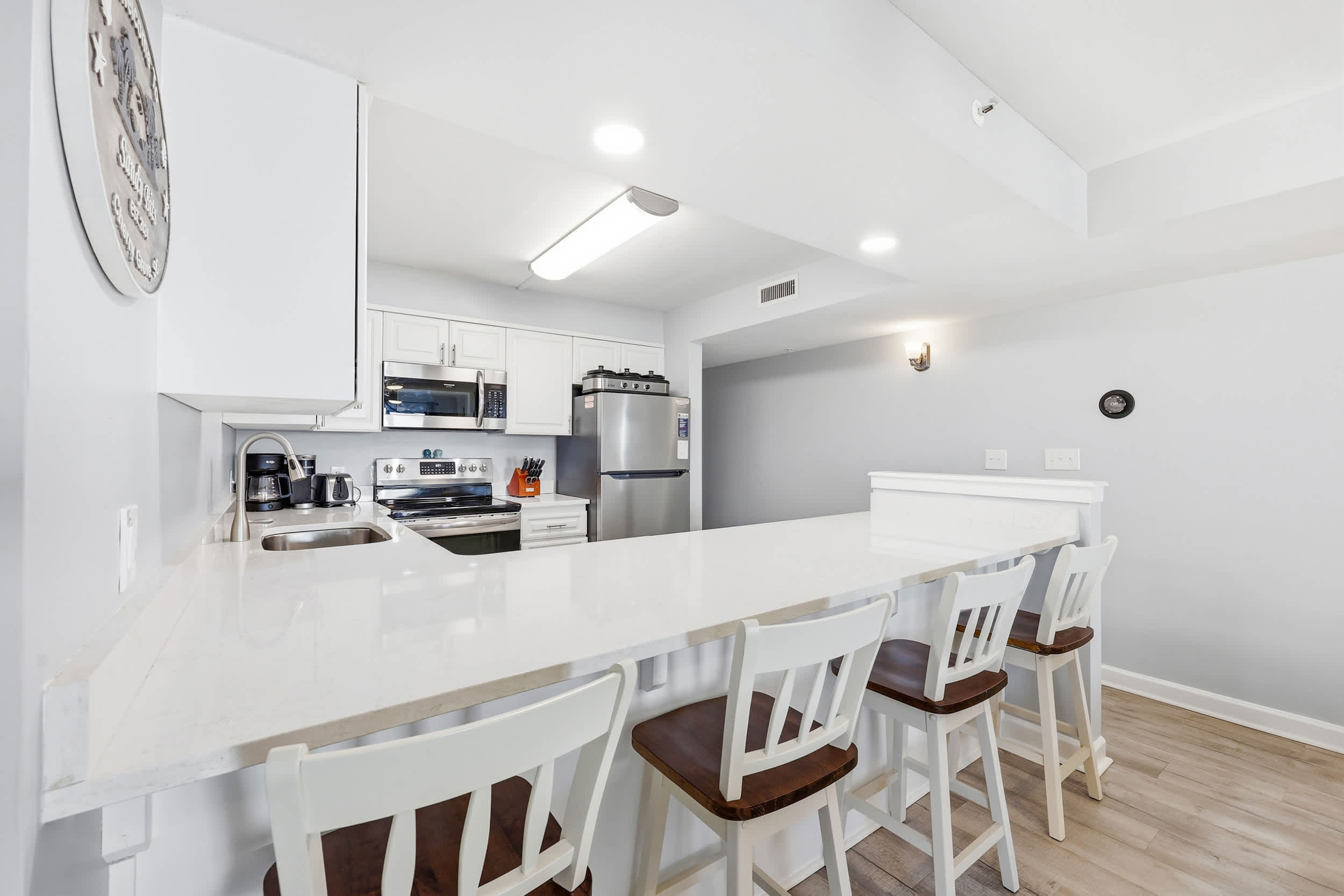 Sandy Bits Oceanfront Premium Condo with Pool 