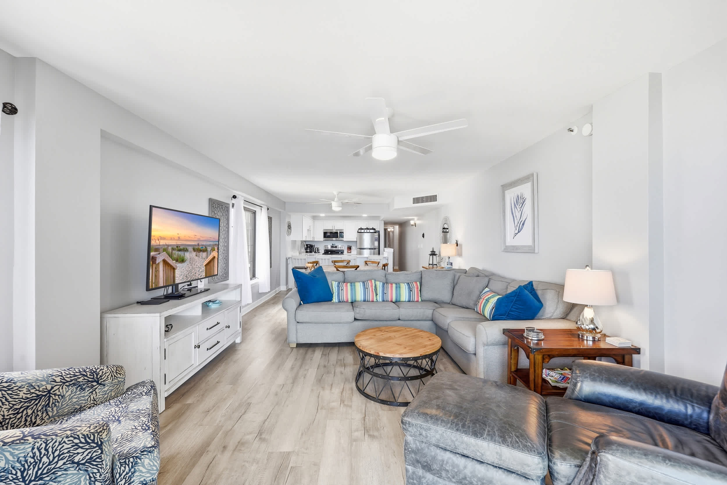 Sandy Bits Oceanfront Premium Condo with Pool 