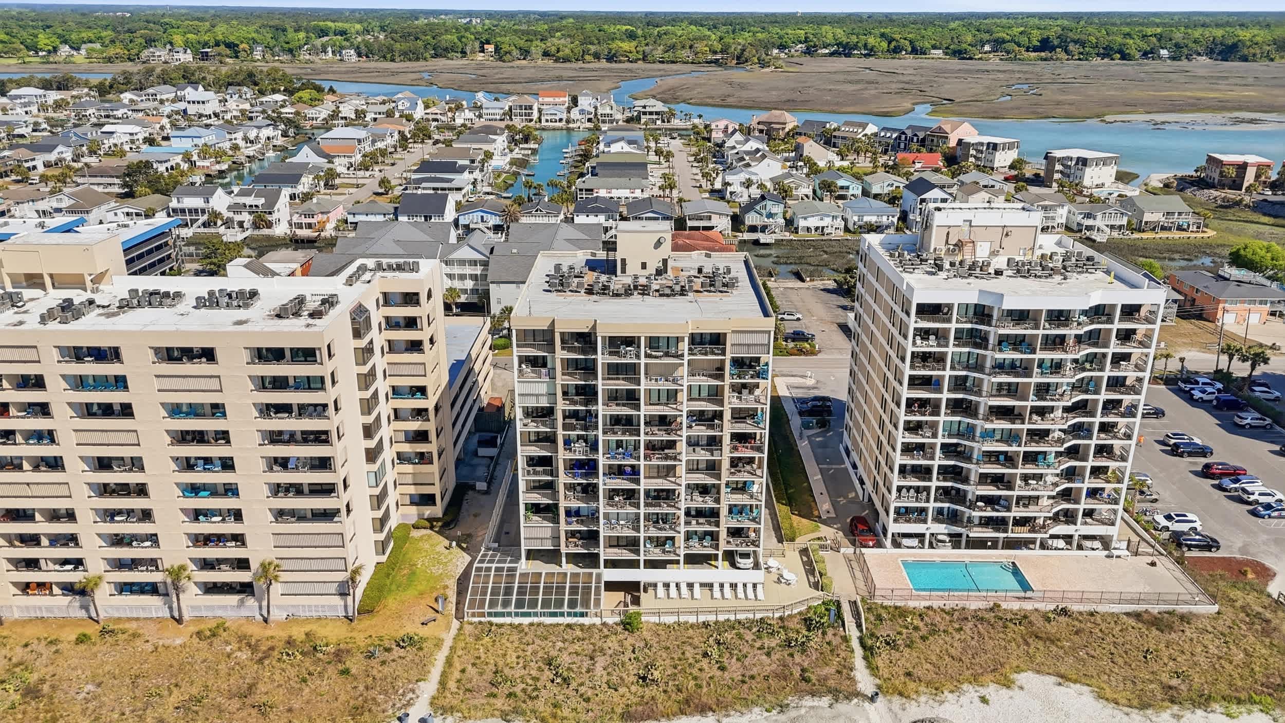 Sandy Bits Oceanfront Premium Condo with Pool 