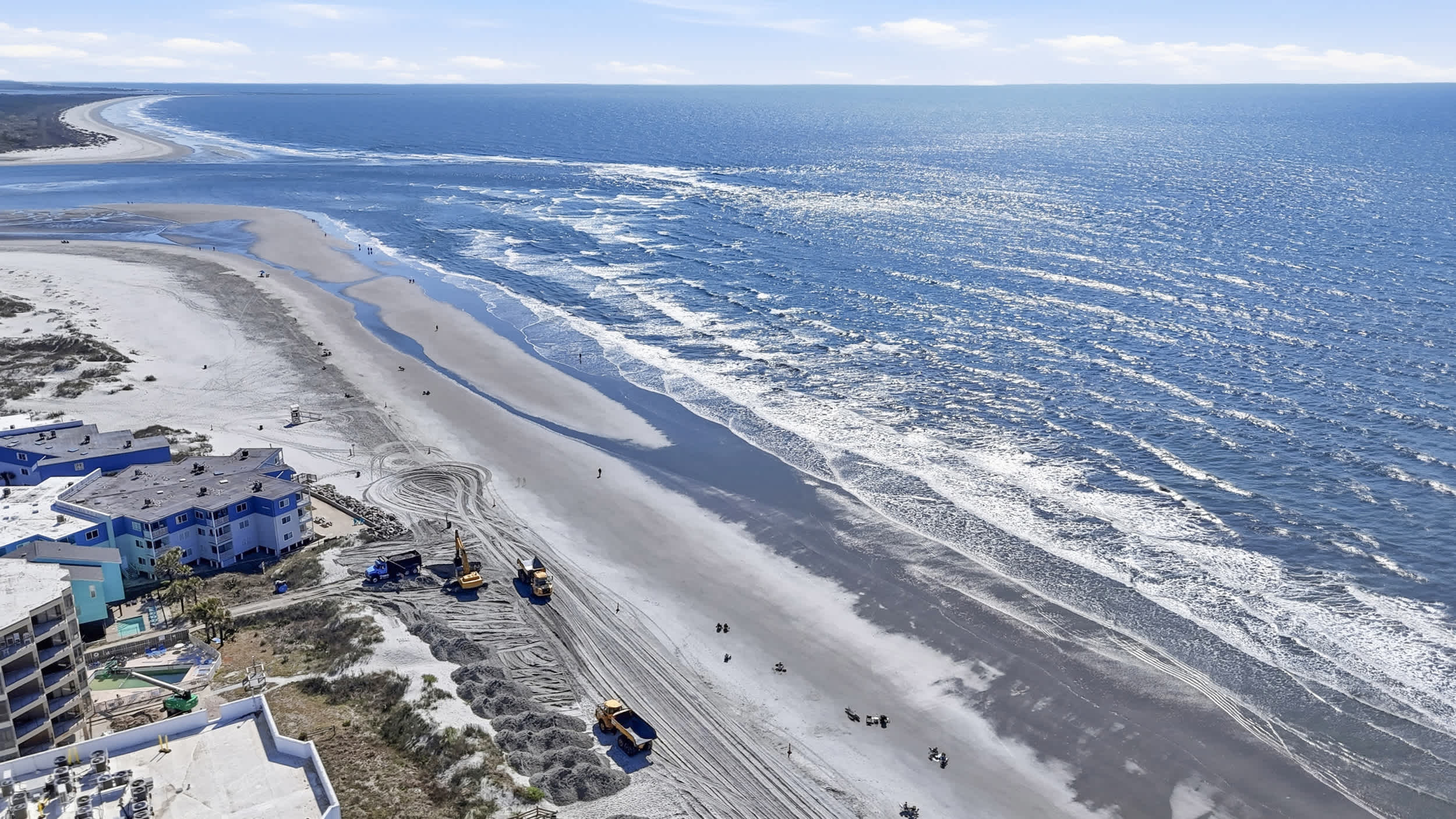 Sandy Bits Oceanfront Premium Condo with Pool 