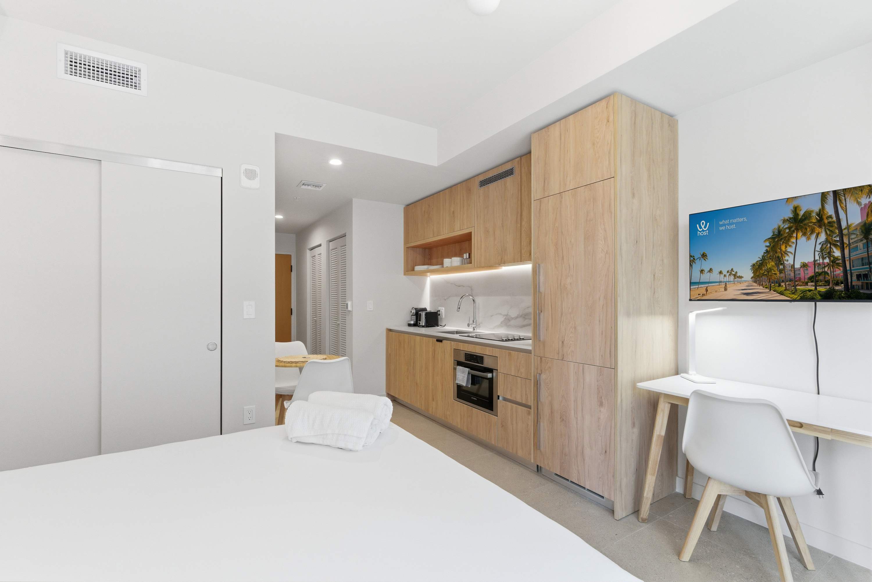 Modern Studio Near FIFA Fan Fest | Pool + Skyline Views