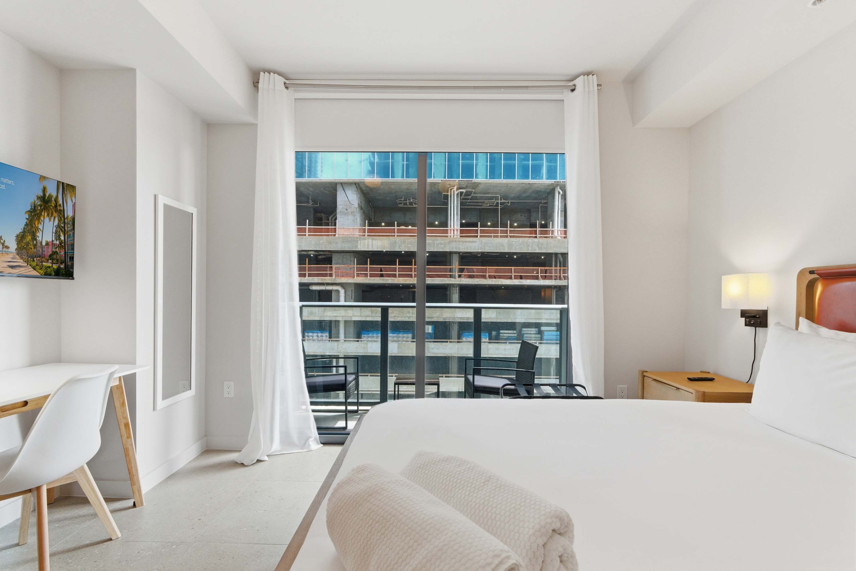 Modern Studio Near FIFA Fan Fest | Pool + Skyline Views
