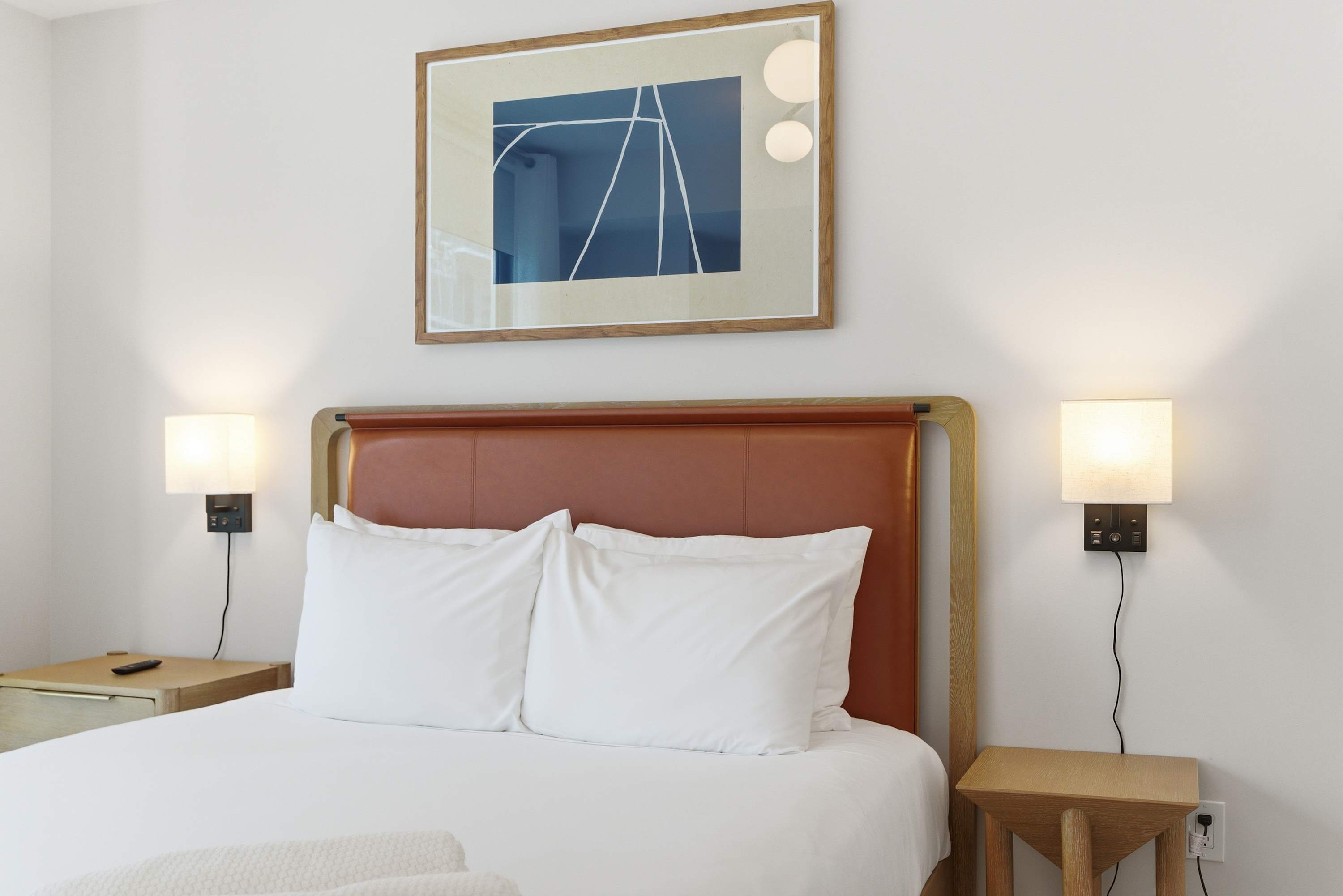 Downtown Miami Studio: Pool, Gym & Balcony