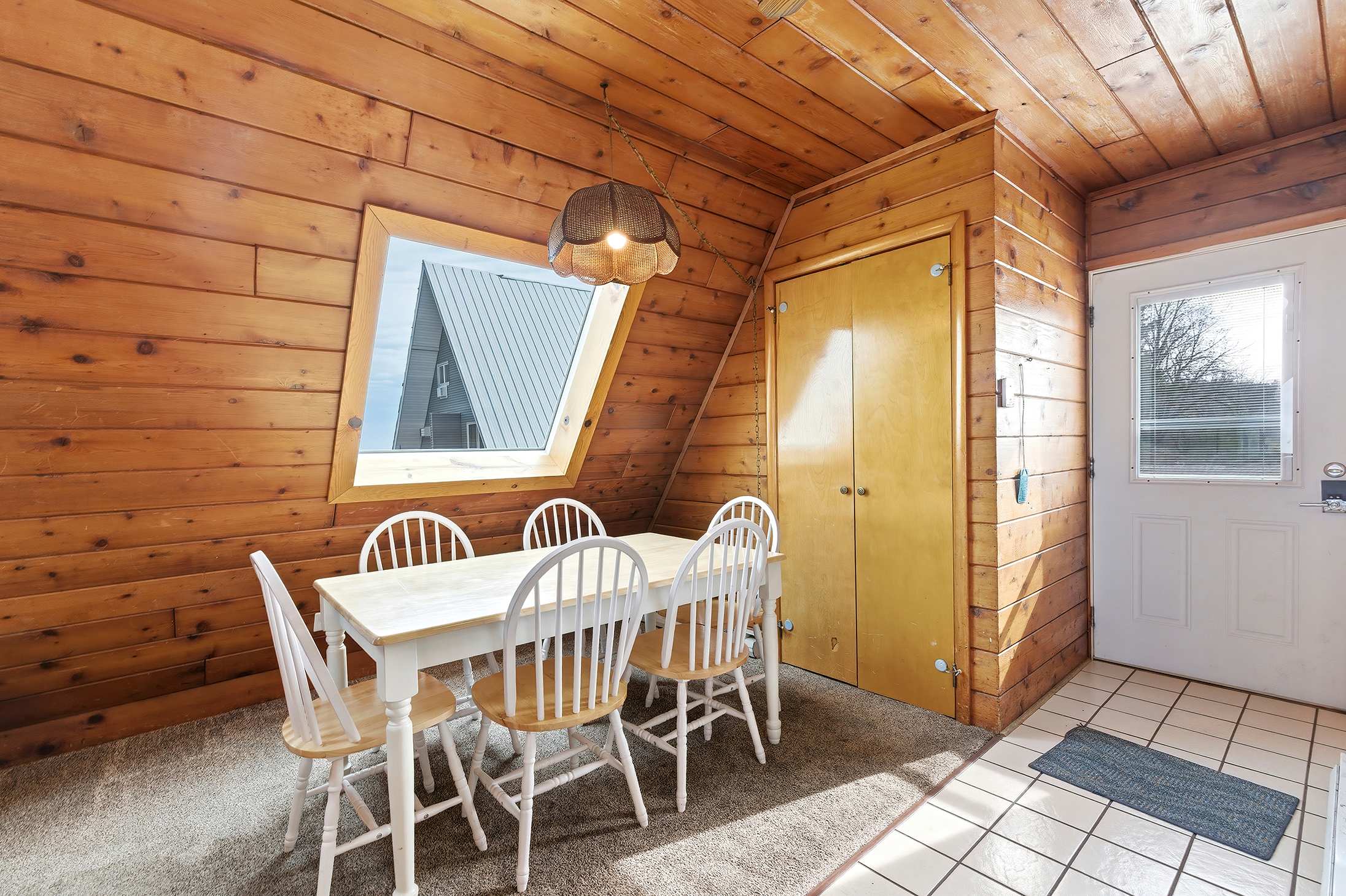 Where the day pauses, just long enough to sit together.