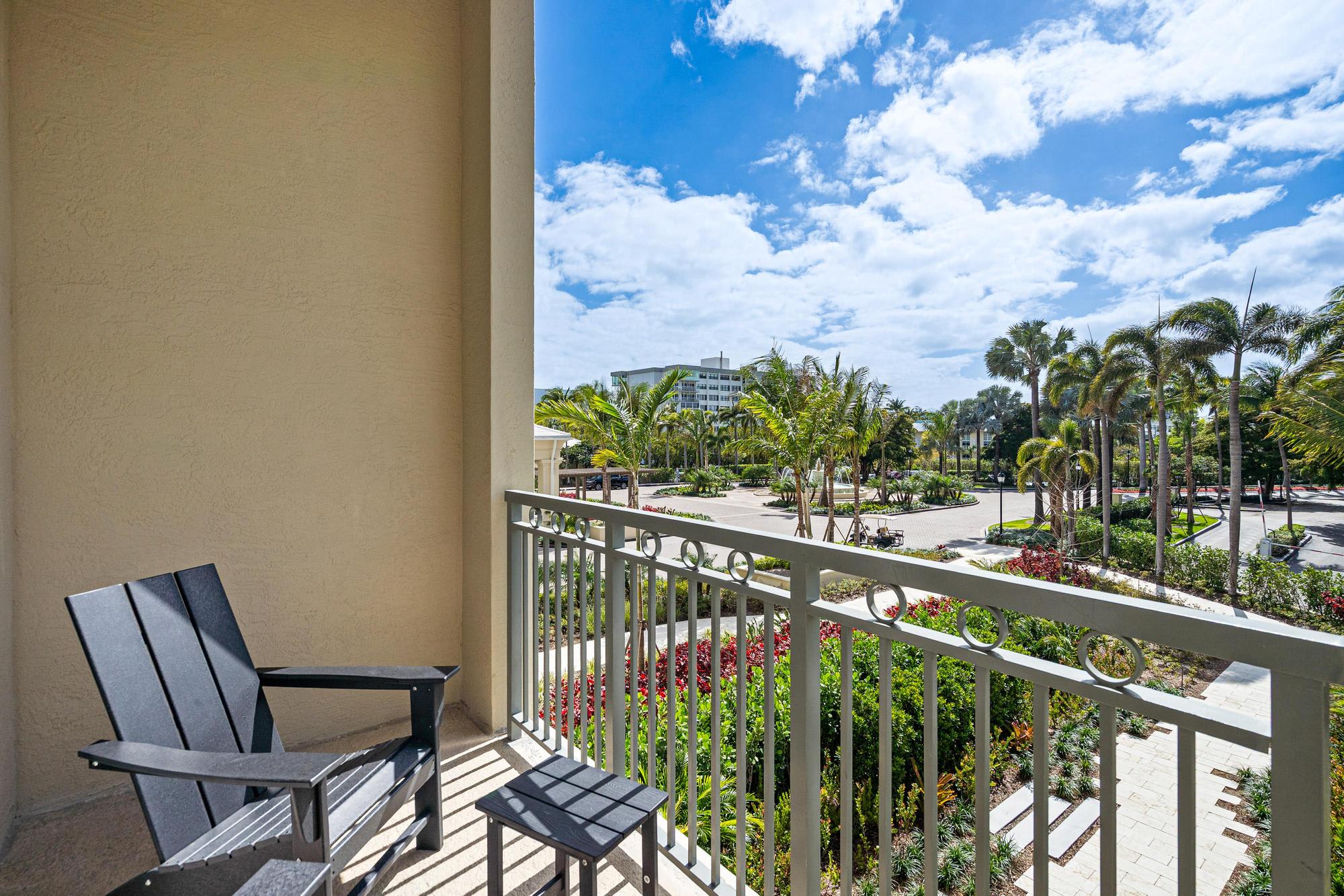 Waterfront resort suite - spa, tennis & dining
