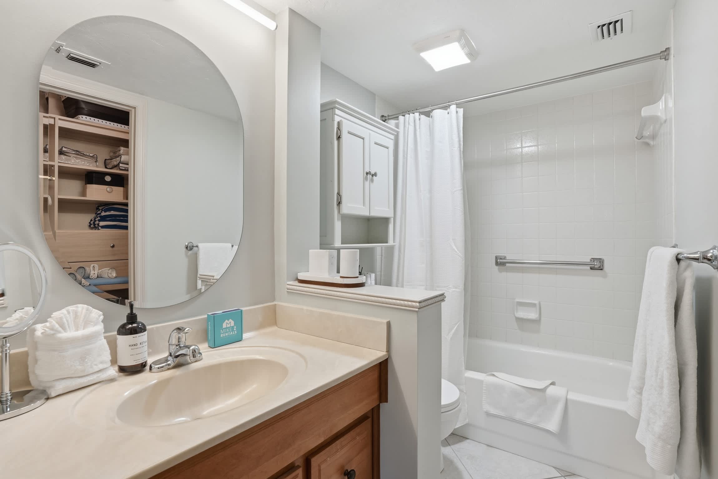 B 115 Totally Updated First Floor Sleeps 6 | Photo 18