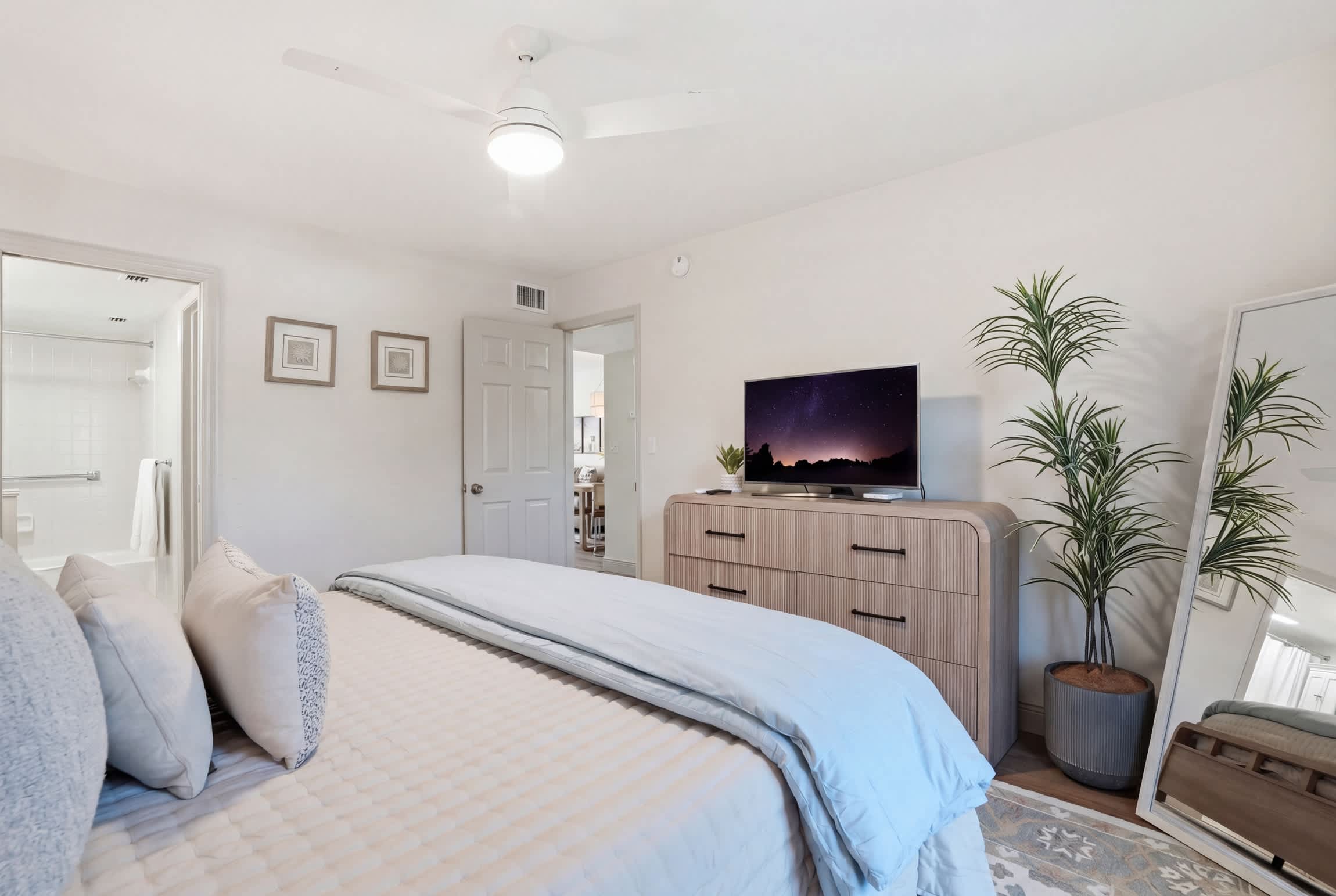 B 115 Totally Updated First Floor Sleeps 6 | Photo 17