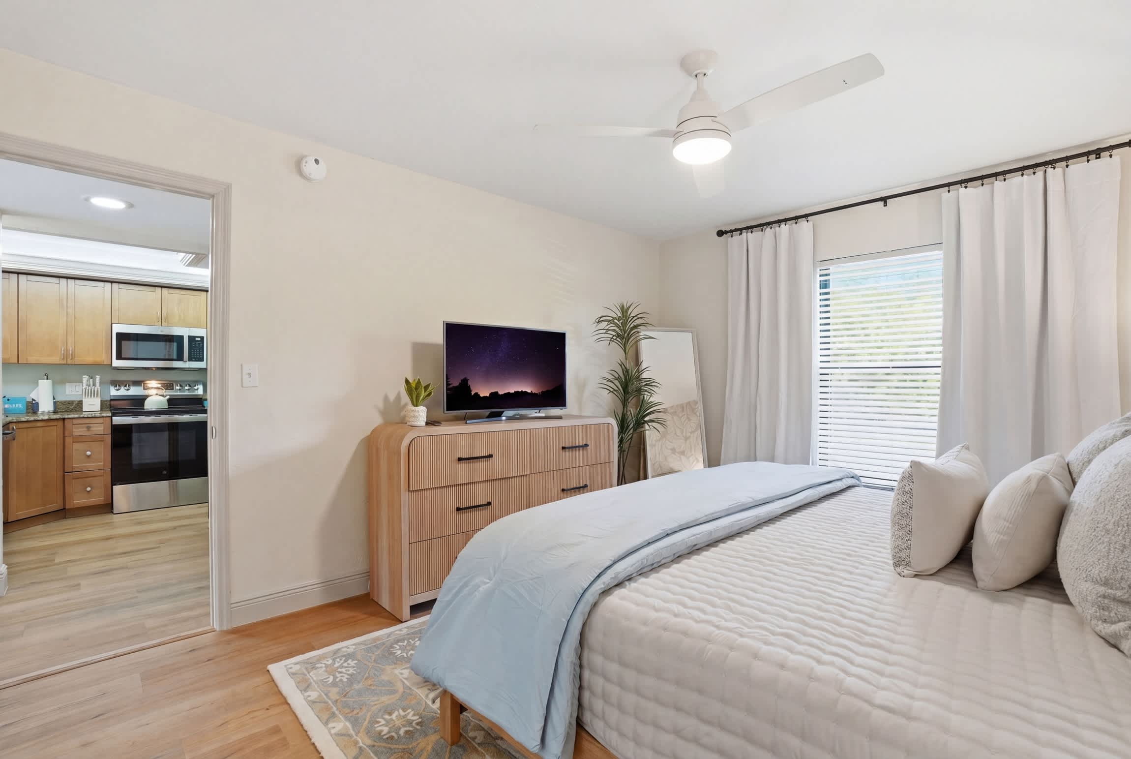 B 115 Totally Updated First Floor Sleeps 6 | Photo 16