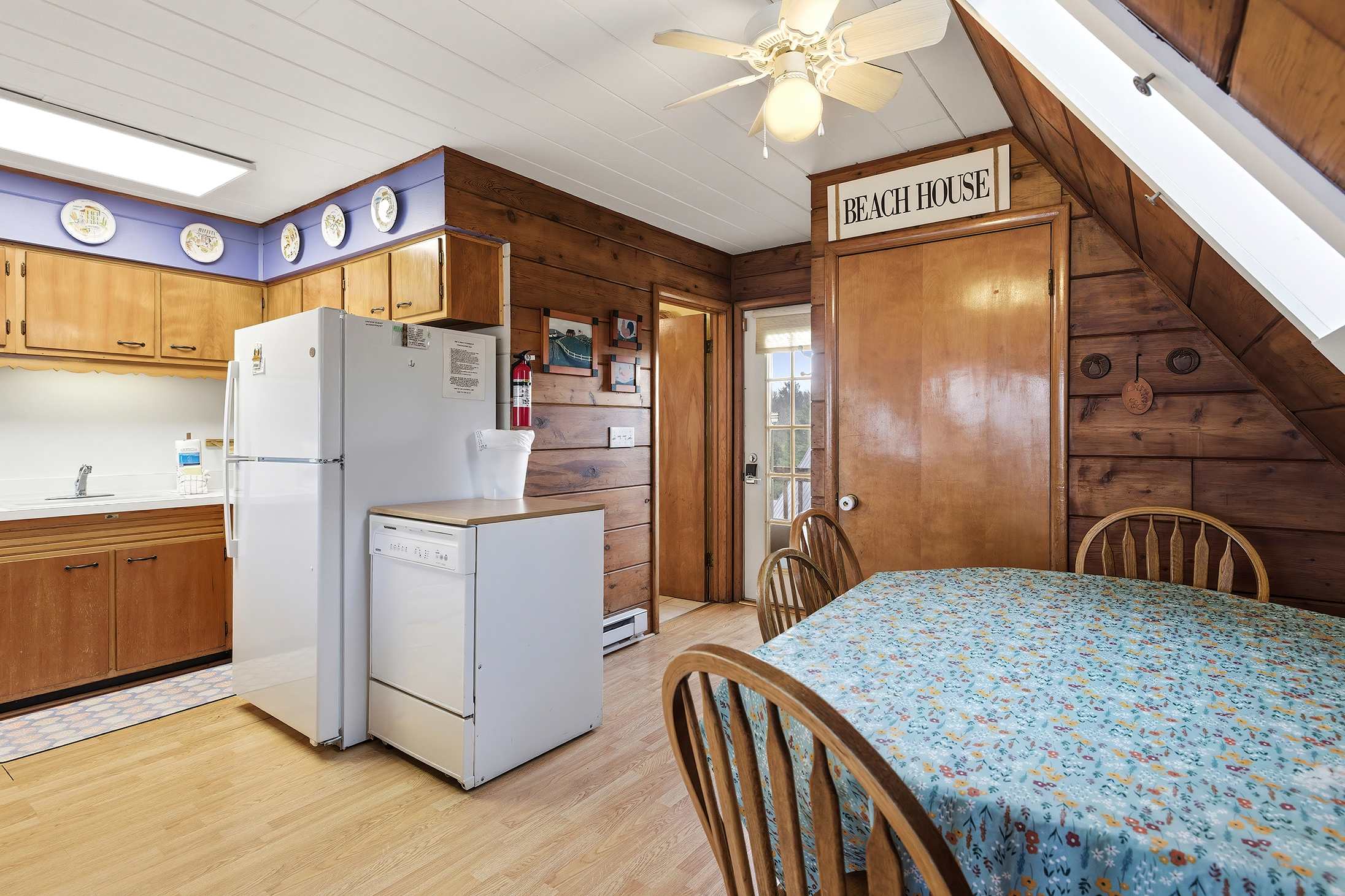 Stock it, cook it, share it. This is what a beach chalet is for.