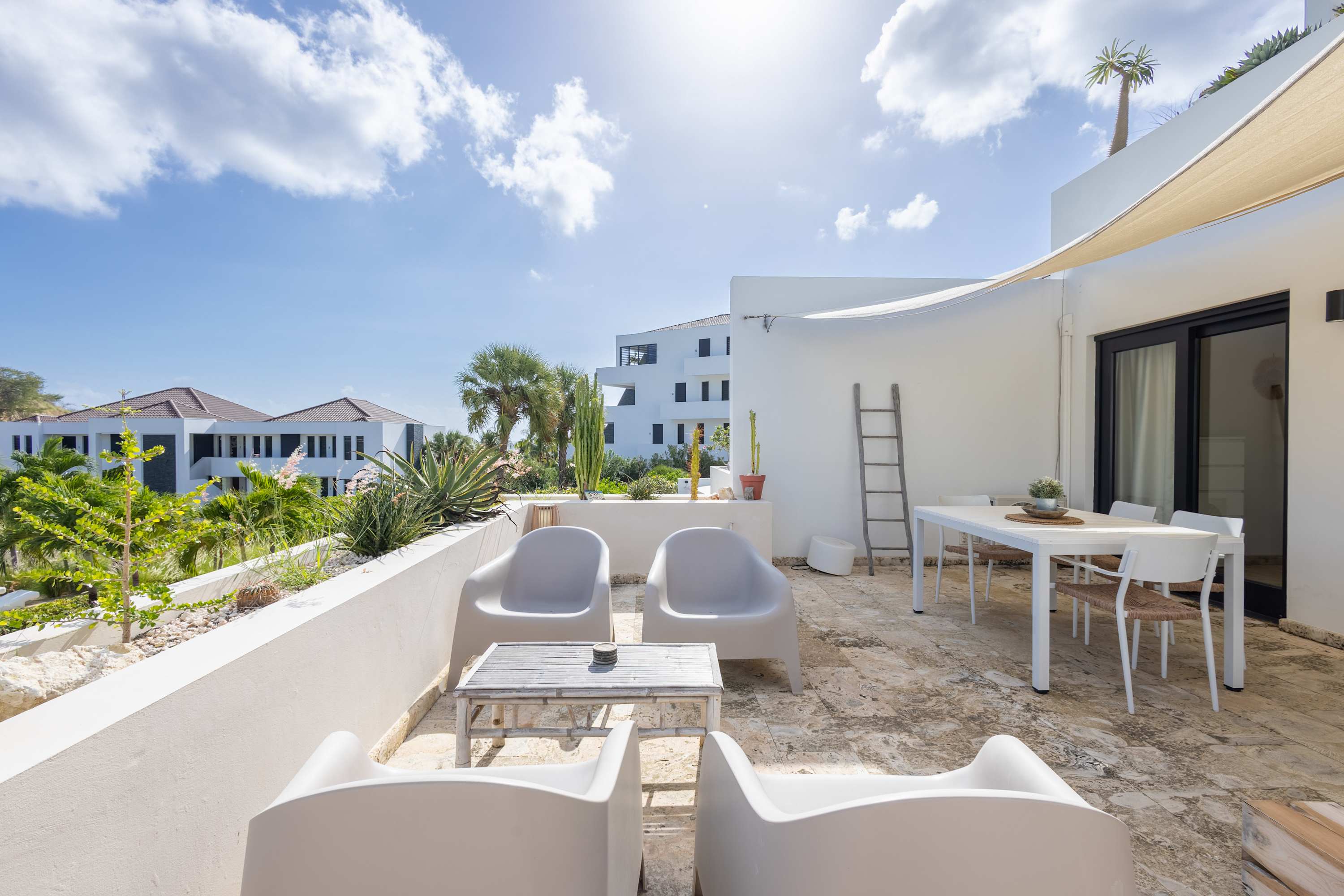 Blue Bay Stylish Seabreeze Home