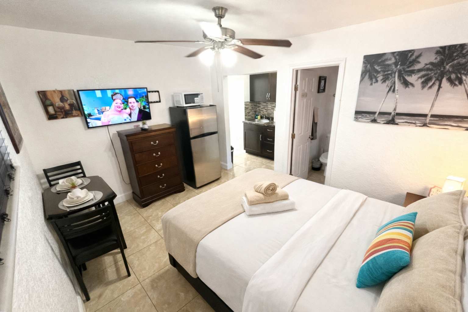 Cozy Beach Studio | Workspace, Kitchen & Pets OK