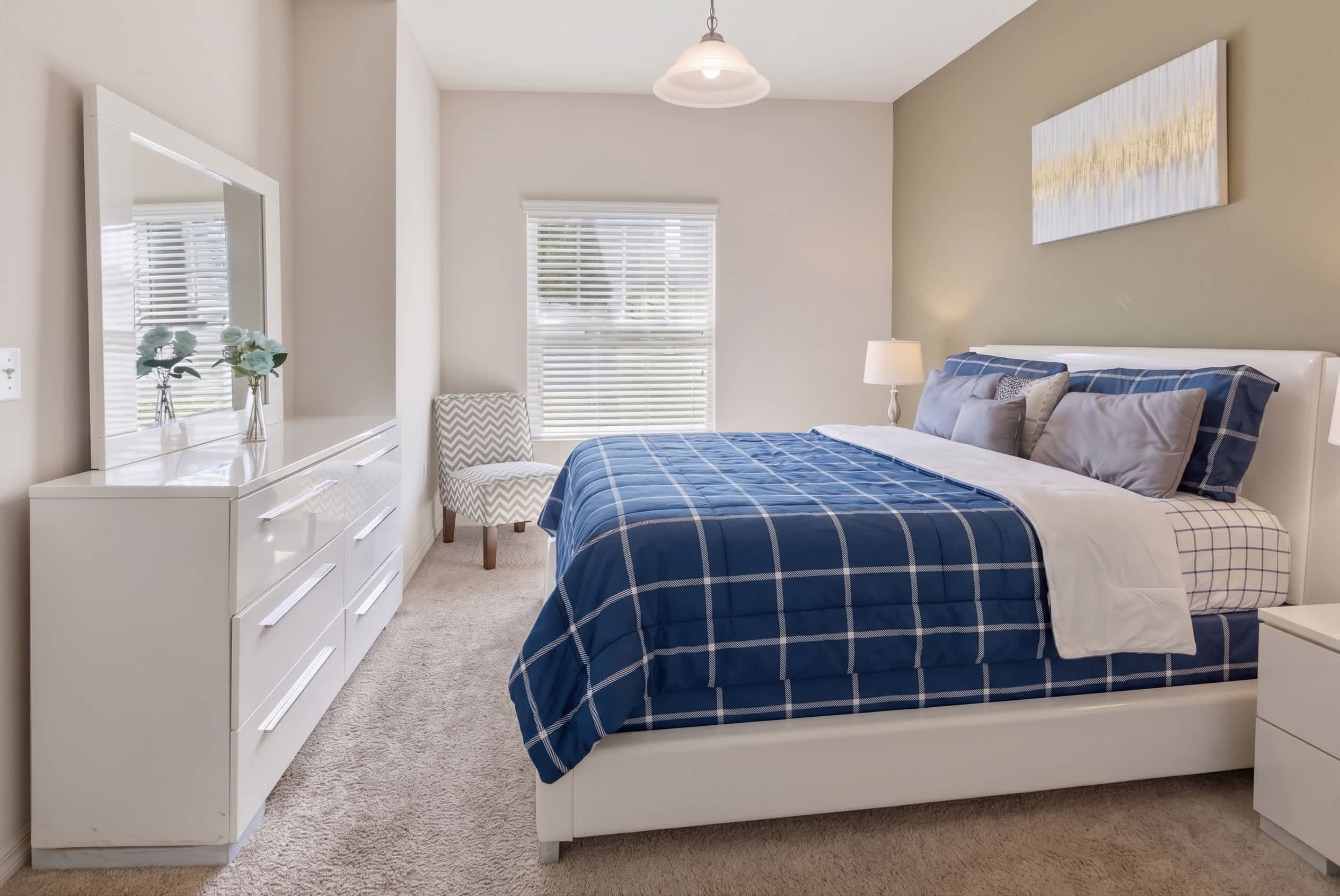 Comfortable 3BR townhome Near Parks, Great Value