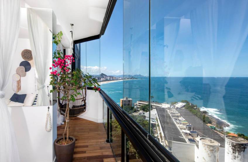 ADV010 Superb loft for 4 with sea view in Vidigal