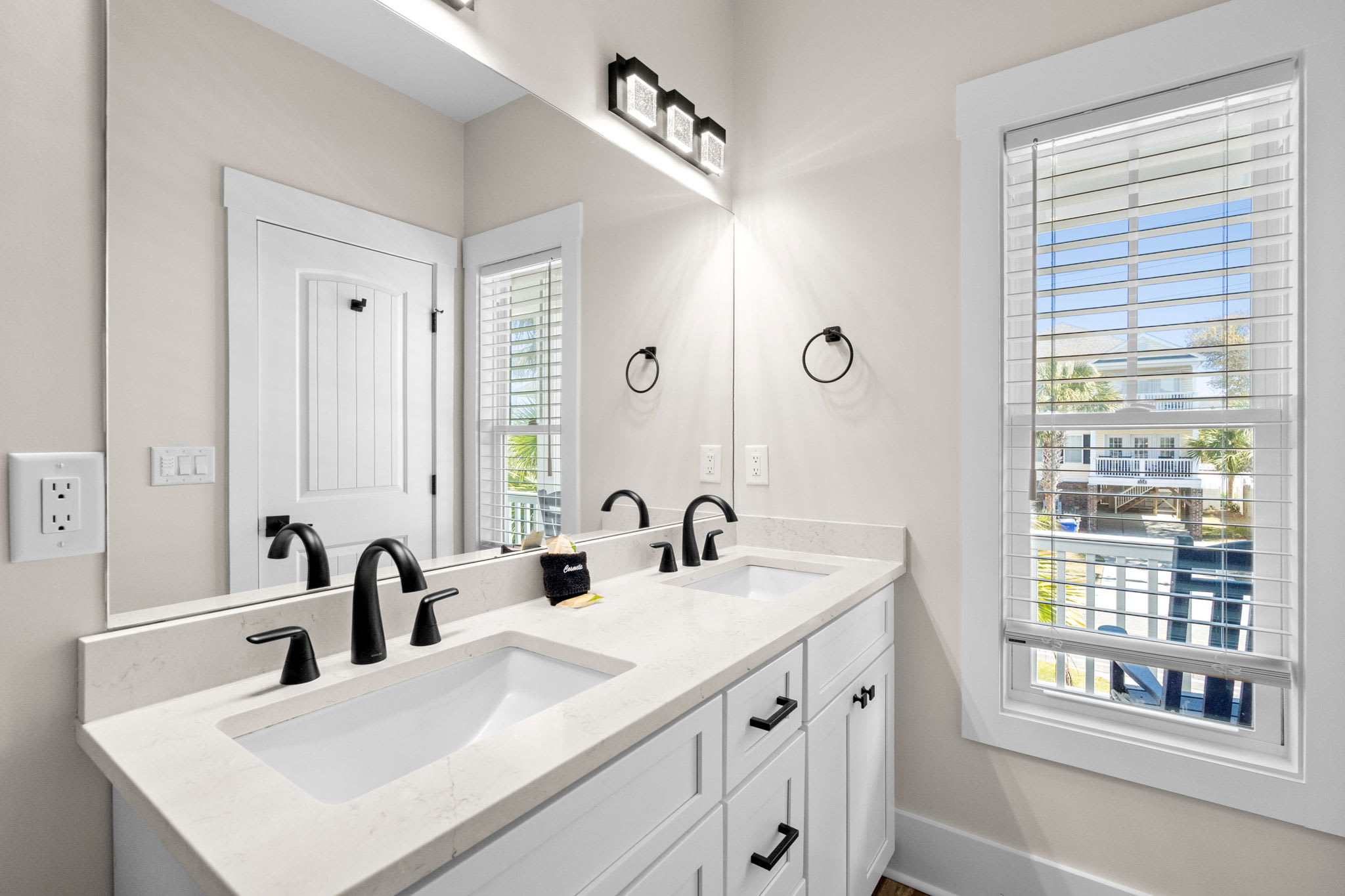 Annas Paradise Beach House With Pool | Photo 20