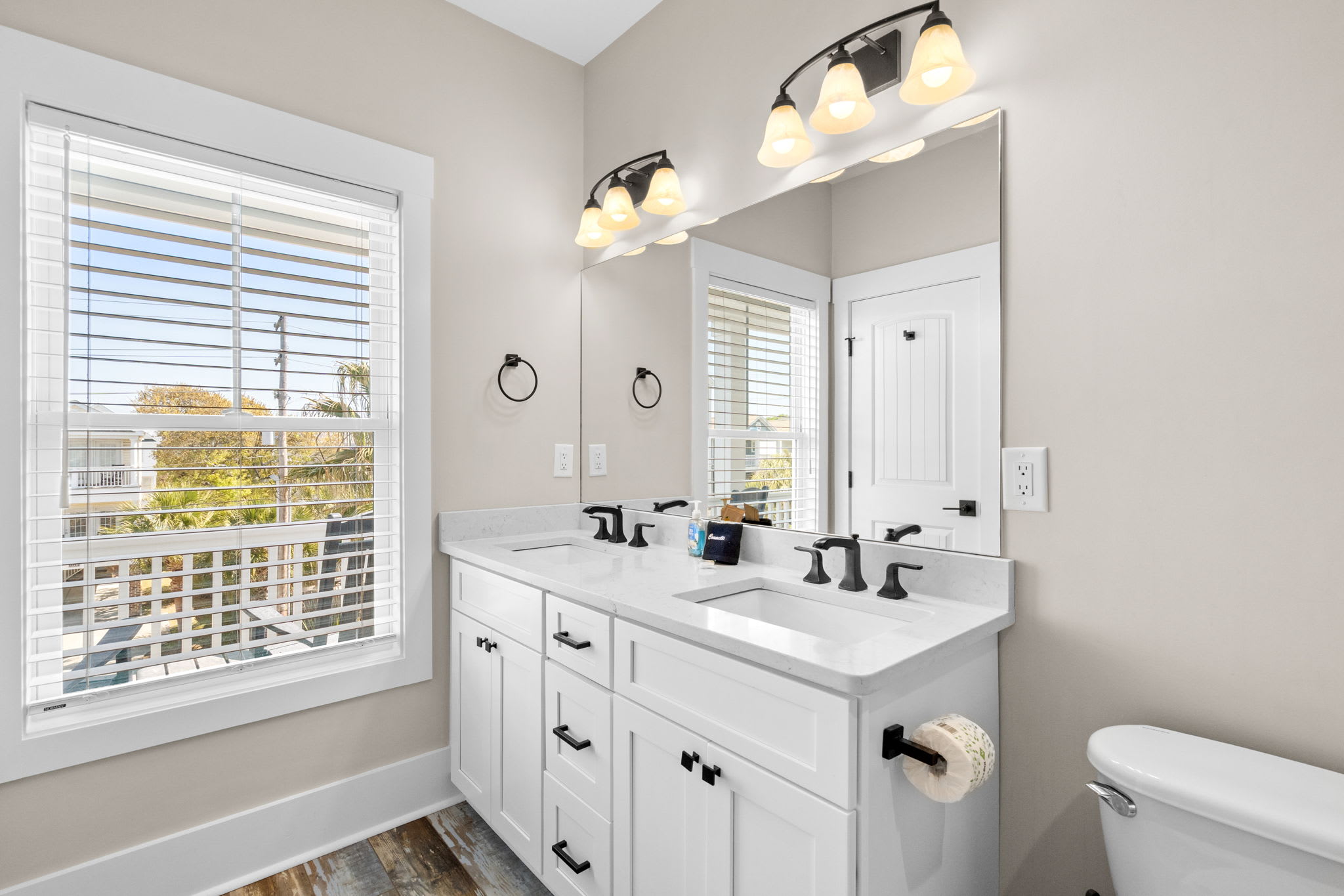 Annas Paradise Beach House With Pool | Photo 24