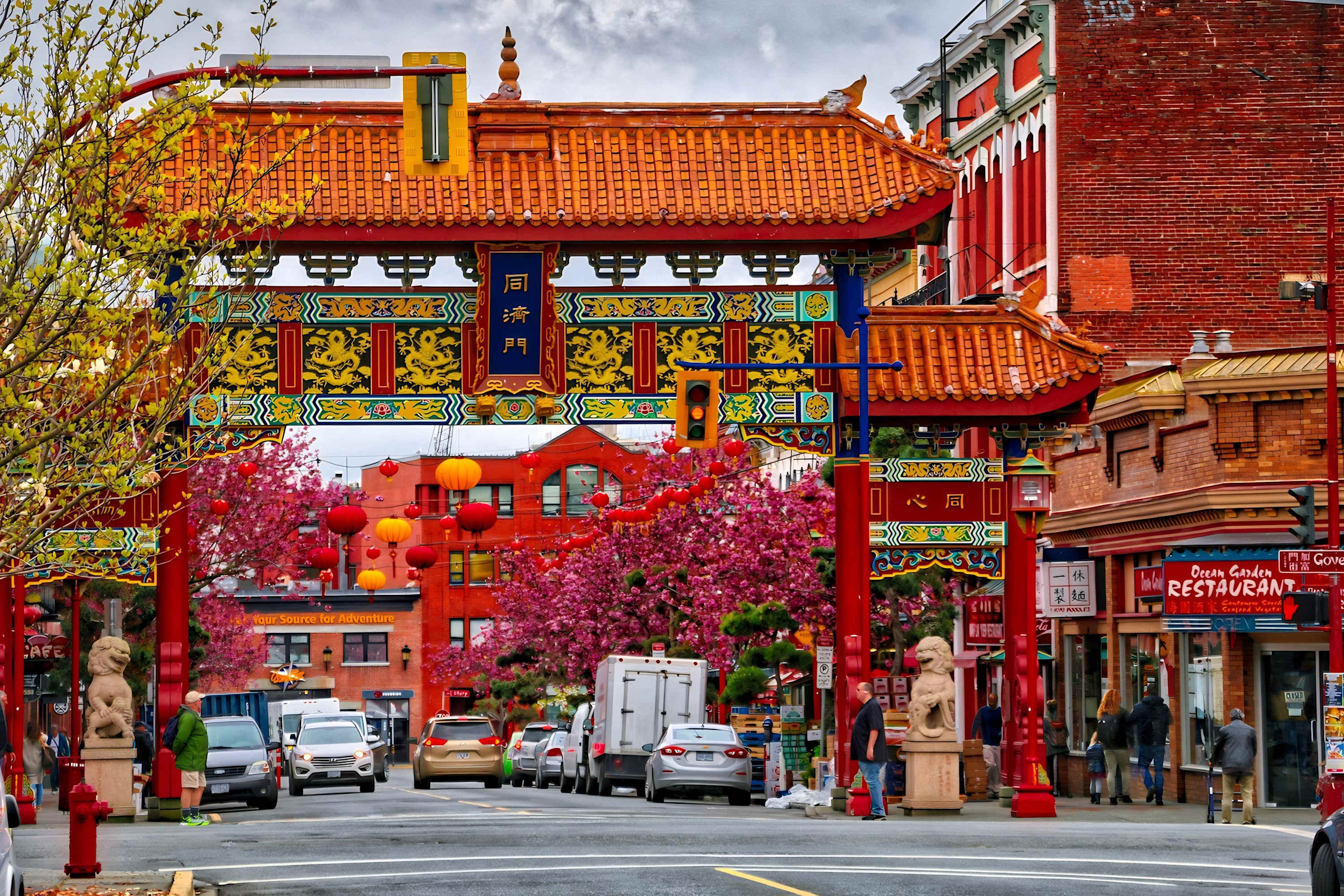Visit Ottawa’s Chinatown and experience its iconic gateway, authentic food, and cultural atmosphere.