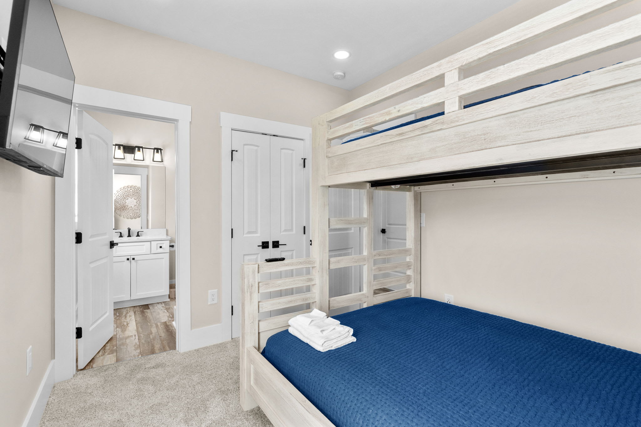 Annas Paradise Beach House With Pool | Photo 33