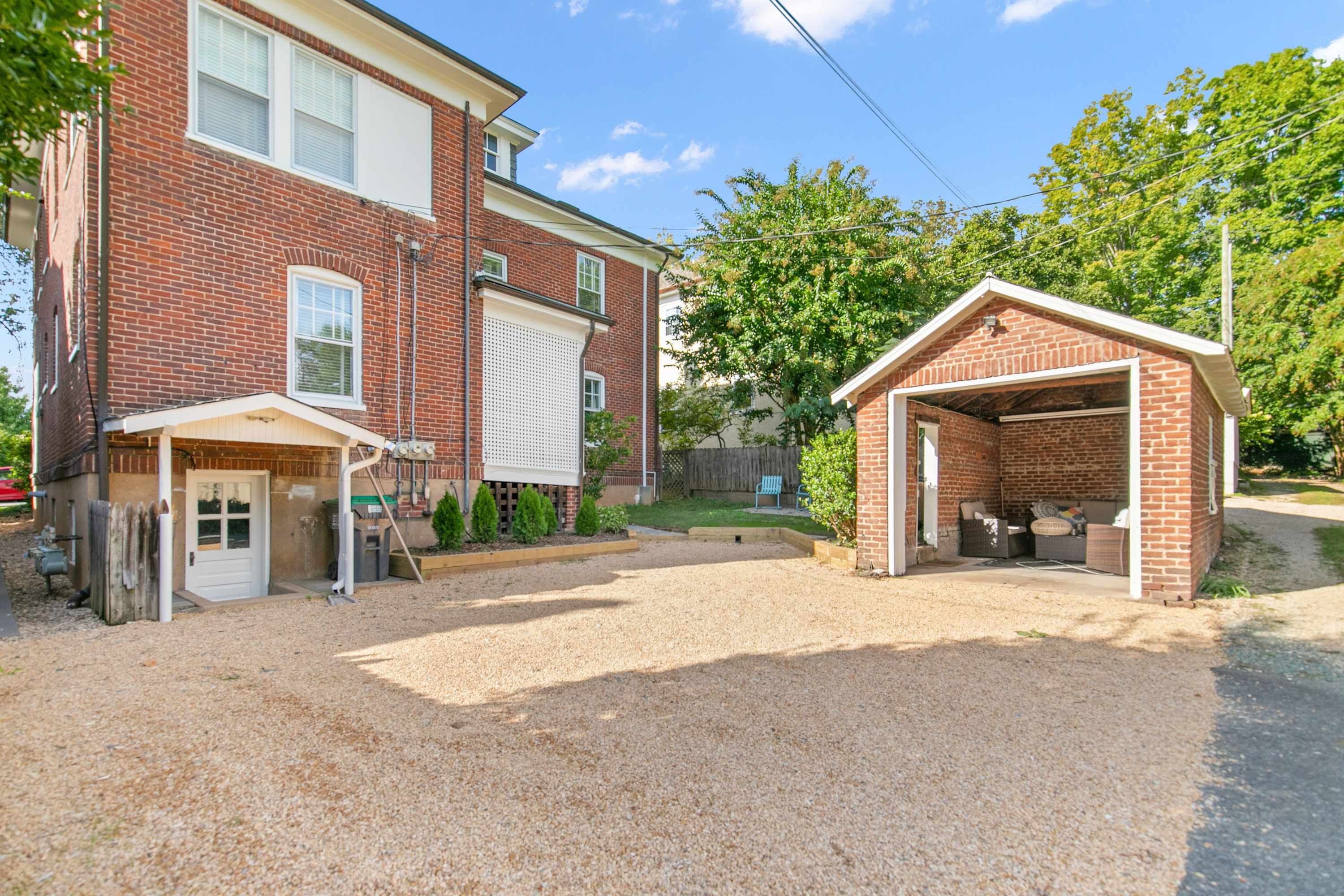 Altamont Circle #3 - vacation rental in Charlottesville — photo 16 of 21