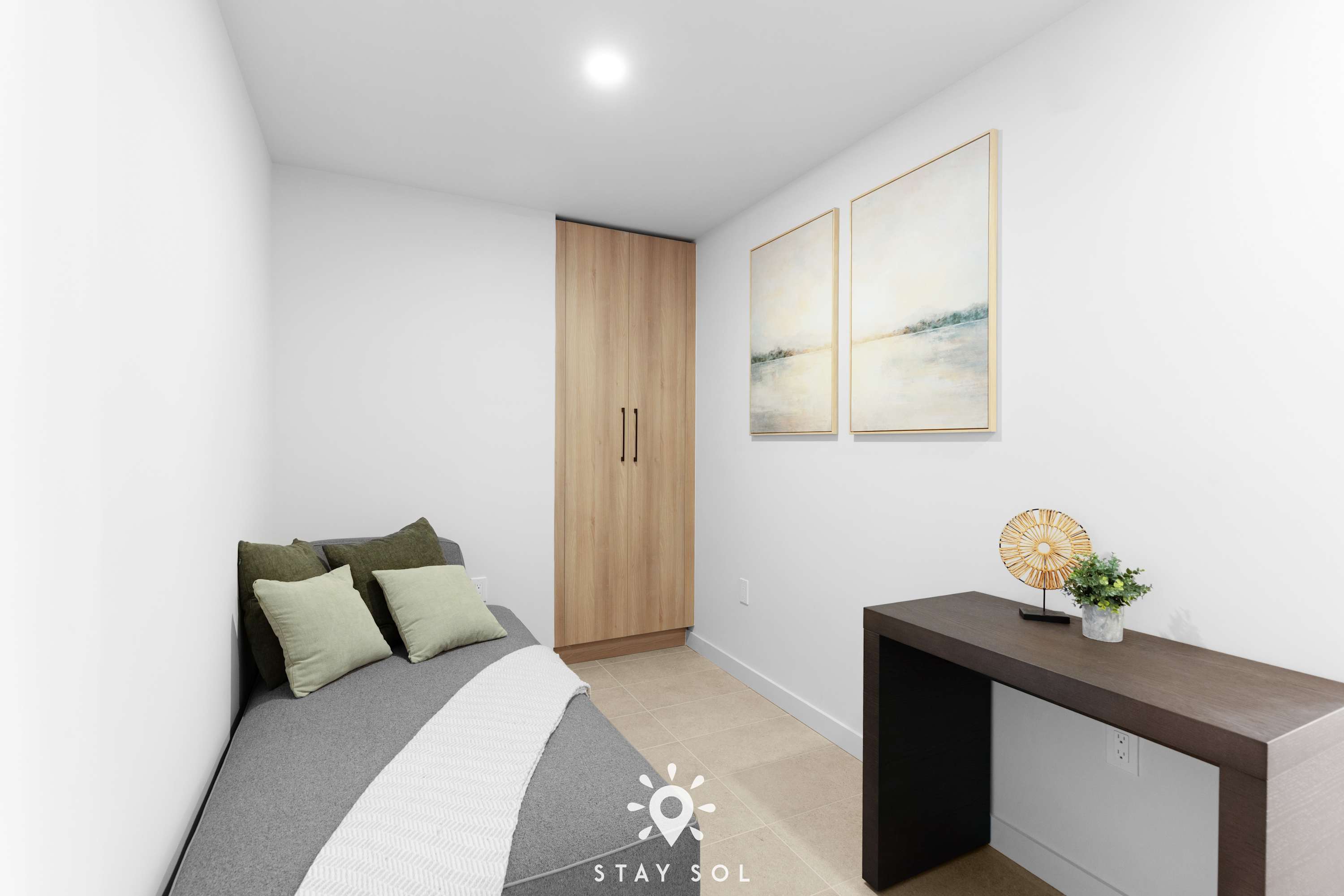 Elevated Stay in Modern 1BR and Den in Downtown Miami
