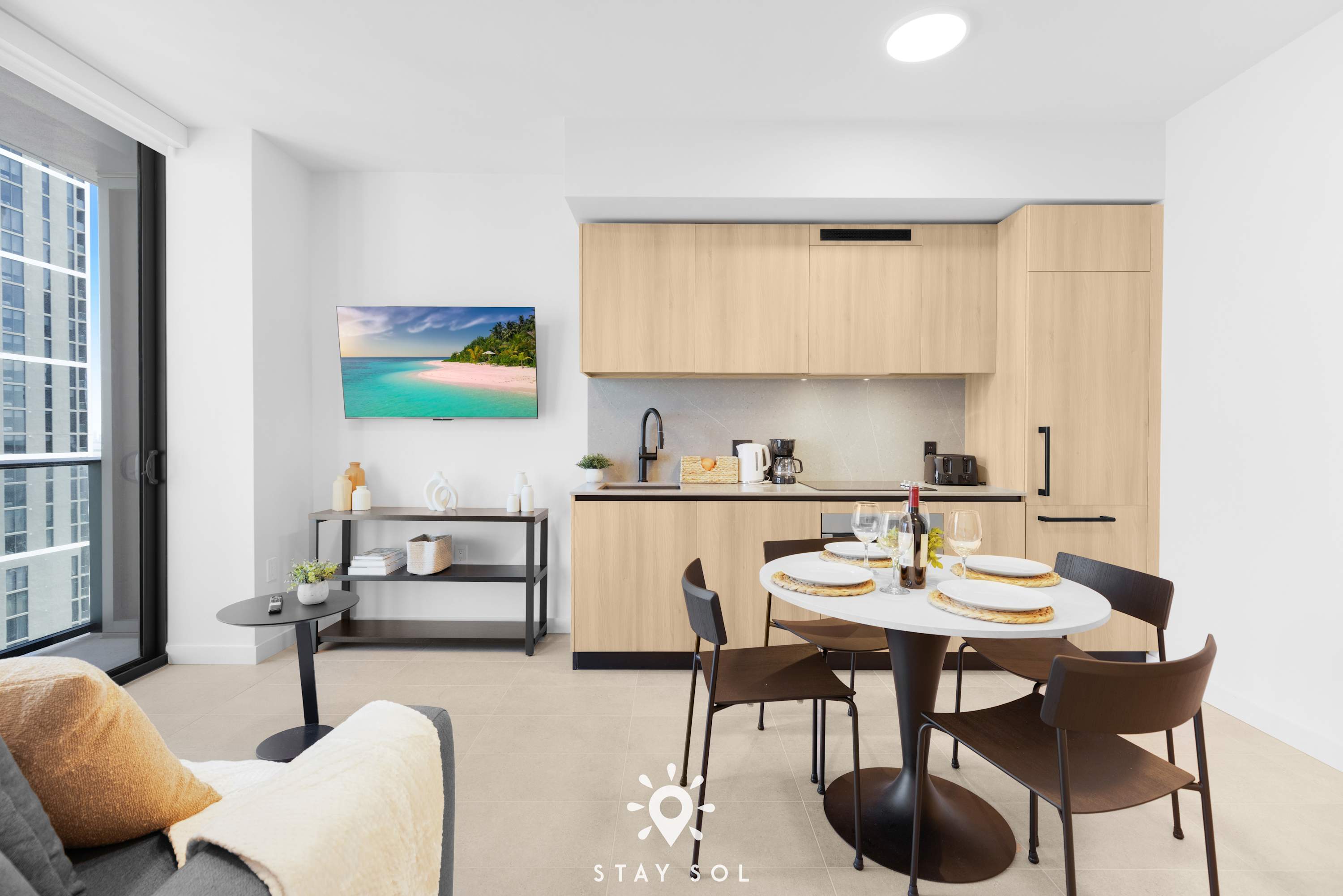 Elevated Stay in Modern 1BR and Den in Downtown Miami