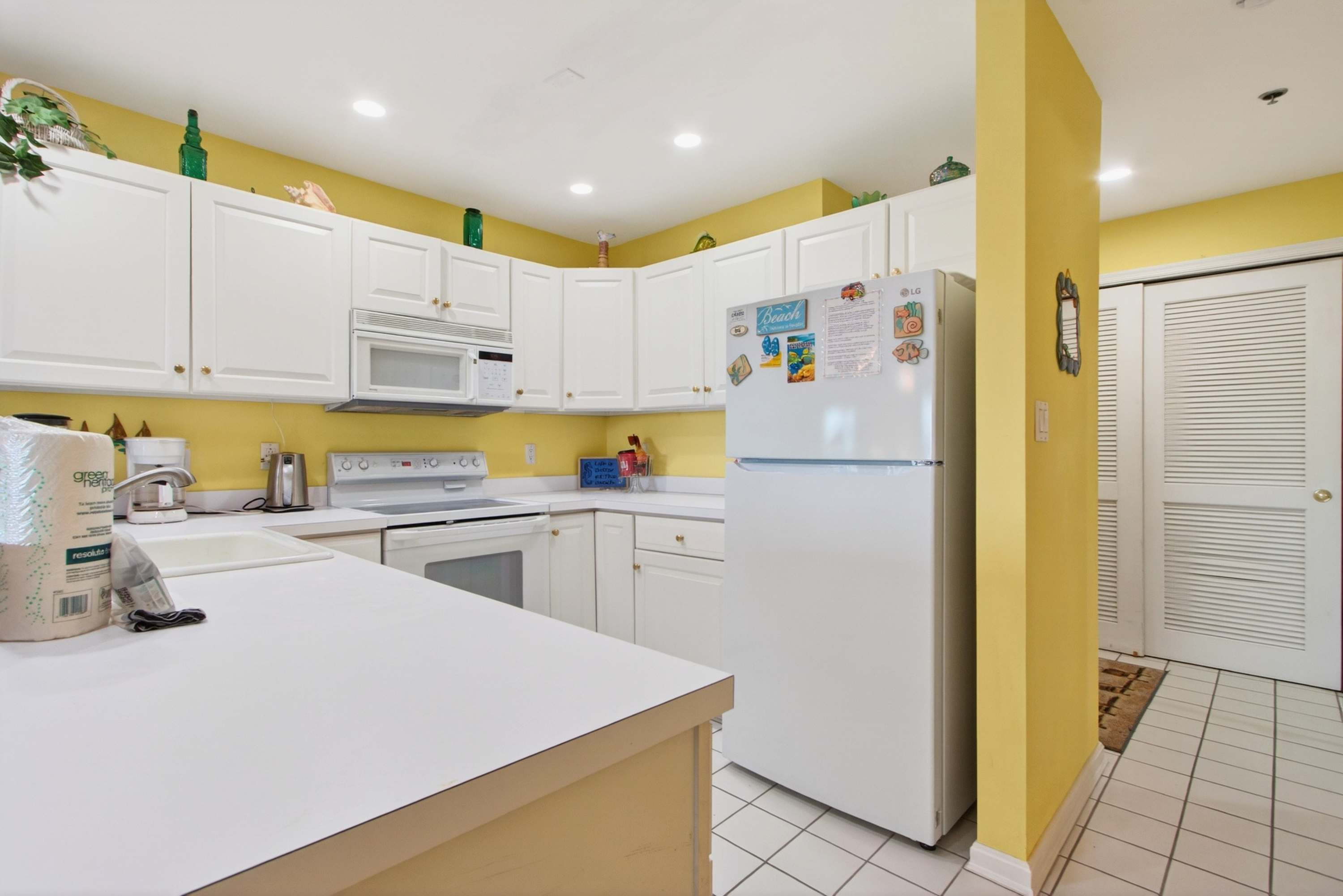 Bay Watch 1 203A, Outdoor Pool, Beautiful Condo