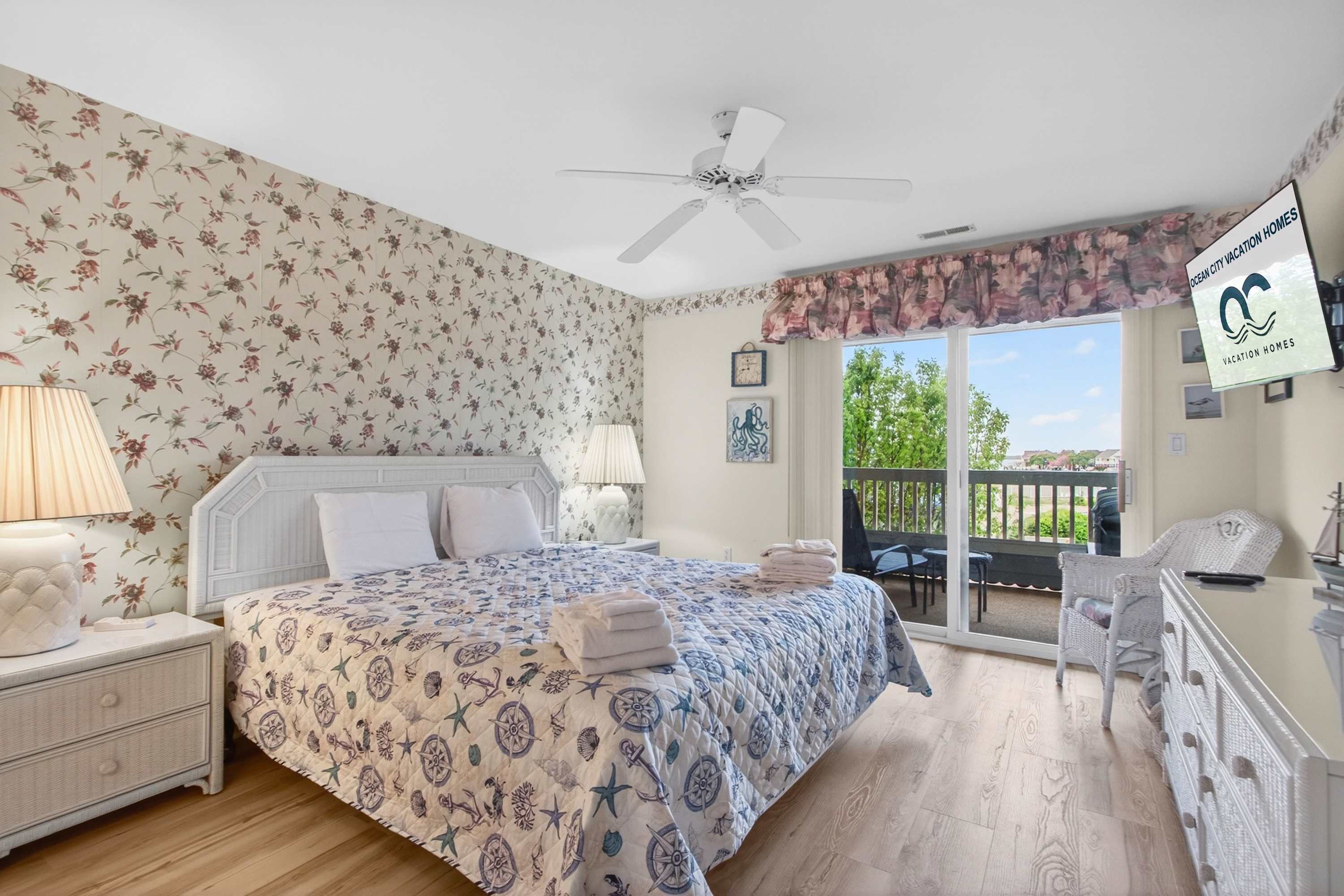 Bay Watch 1 203A, Outdoor Pool, Beautiful Condo