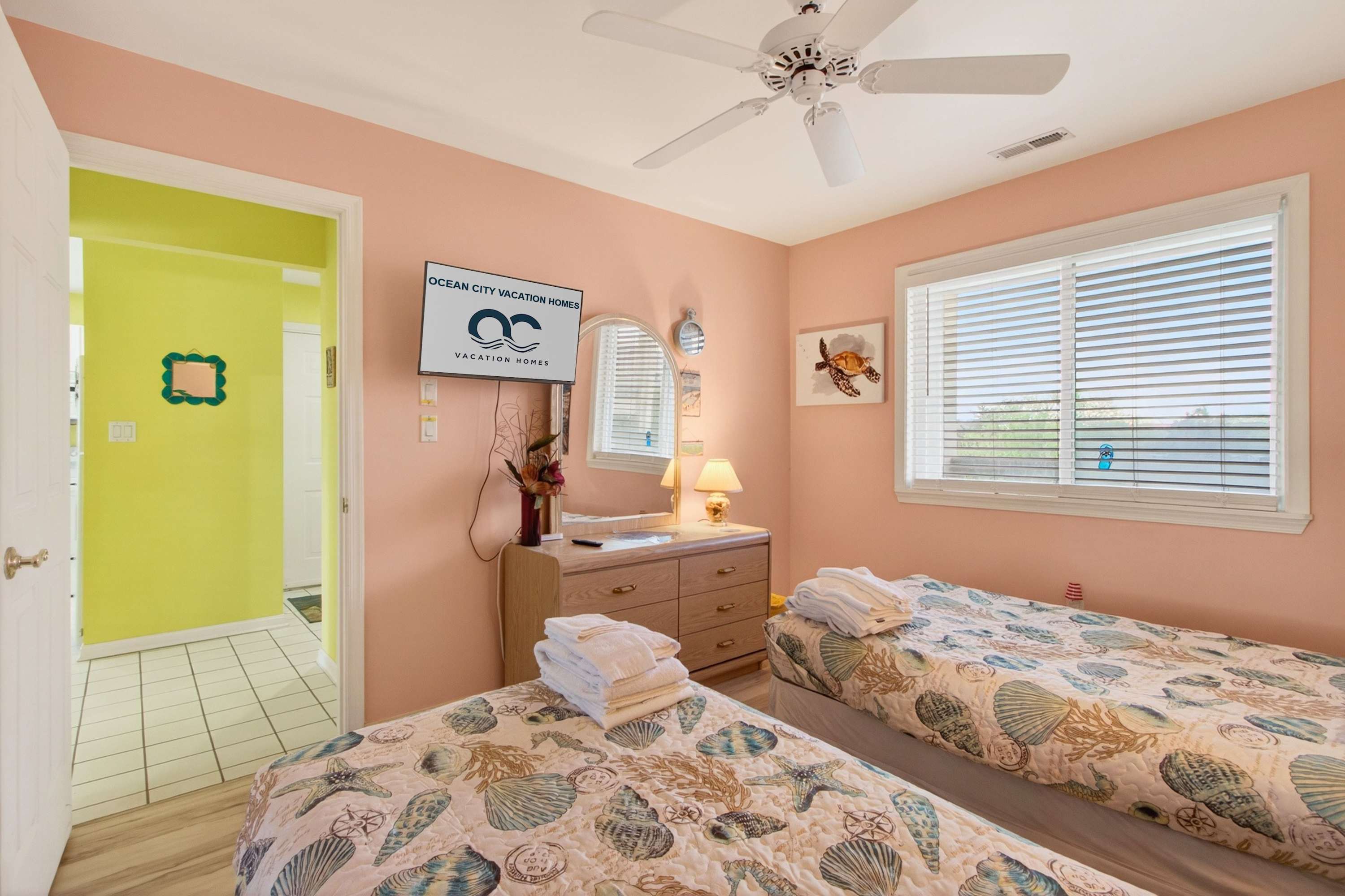 Bay Watch 1 203A, Outdoor Pool, Beautiful Condo
