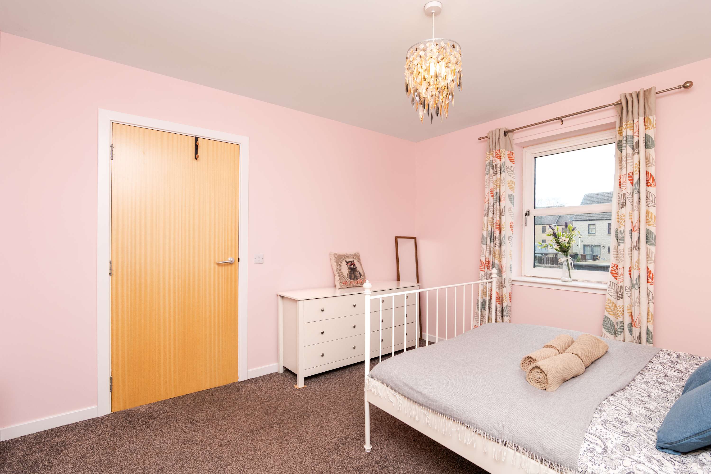 Aberdeen Spacious House- 3 BR-Free Parking & Wi-Fi in Calender Place 19 AB24 2SN - Property image 12 - VivreStays