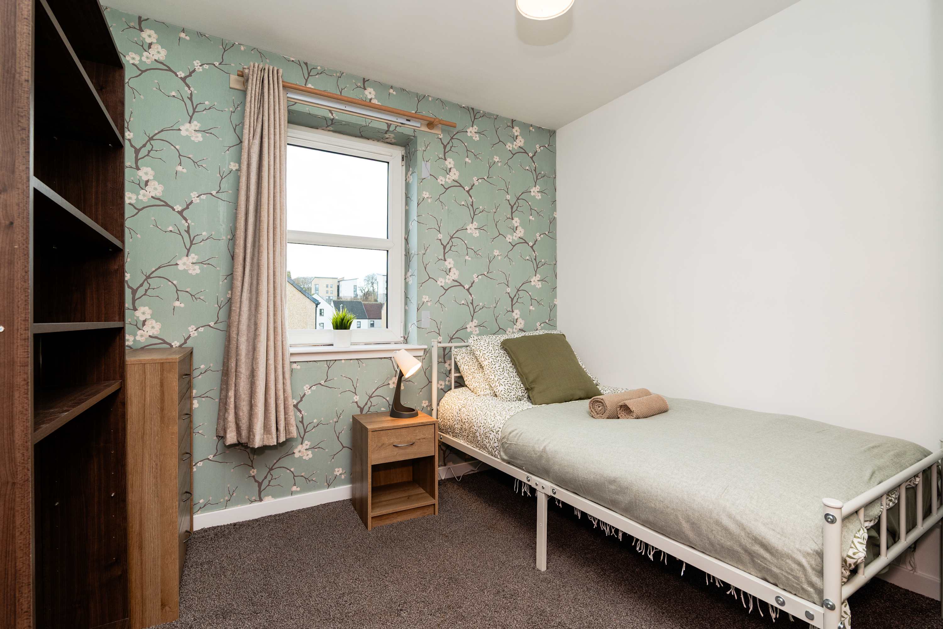 Aberdeen Spacious House- 3 BR-Free Parking & Wi-Fi in Calender Place 19 AB24 2SN - Property image 11 - VivreStays