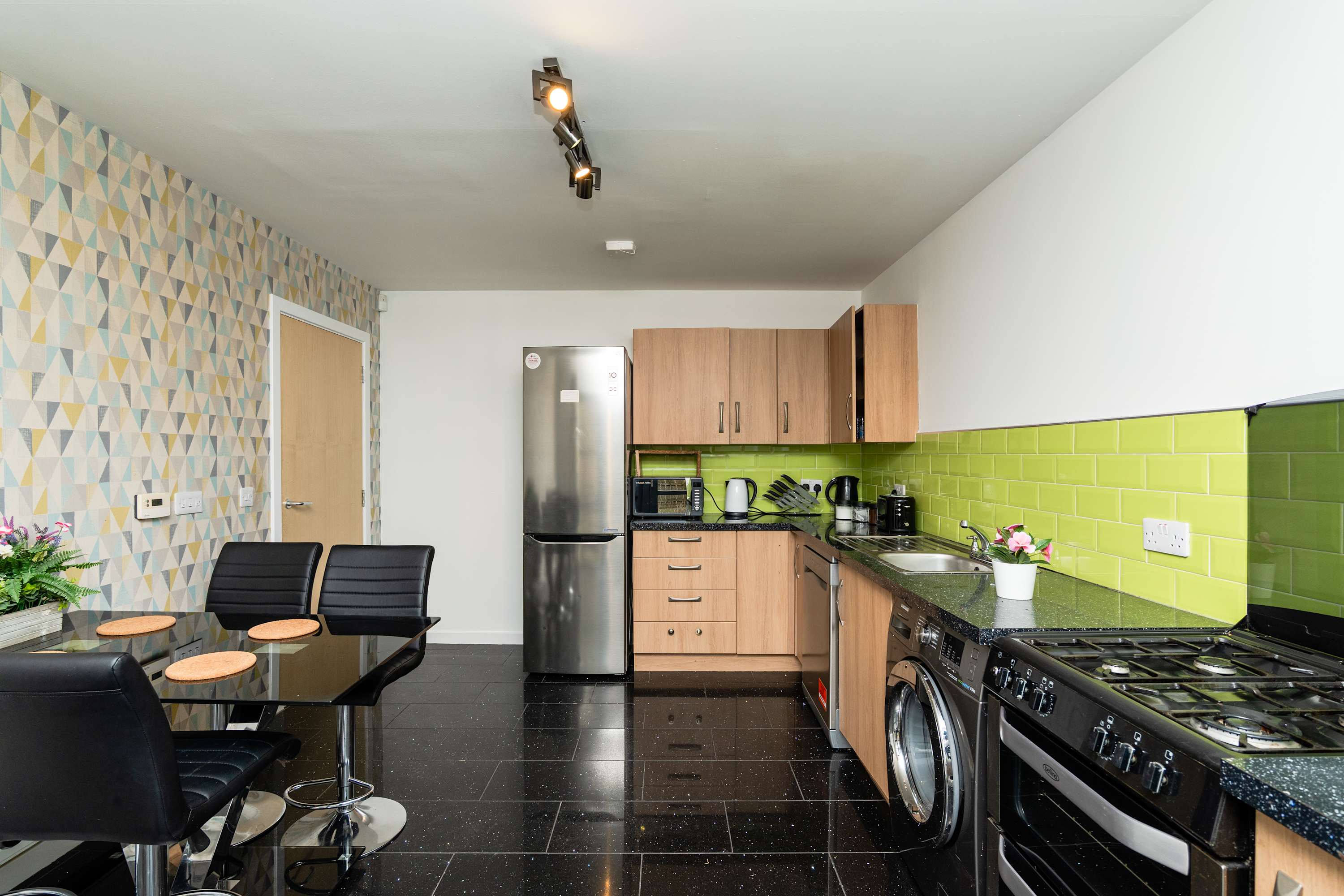 Aberdeen Spacious House- 3 BR-Free Parking & Wi-Fi in Calender Place 19 AB24 2SN - Property image 28 - VivreStays