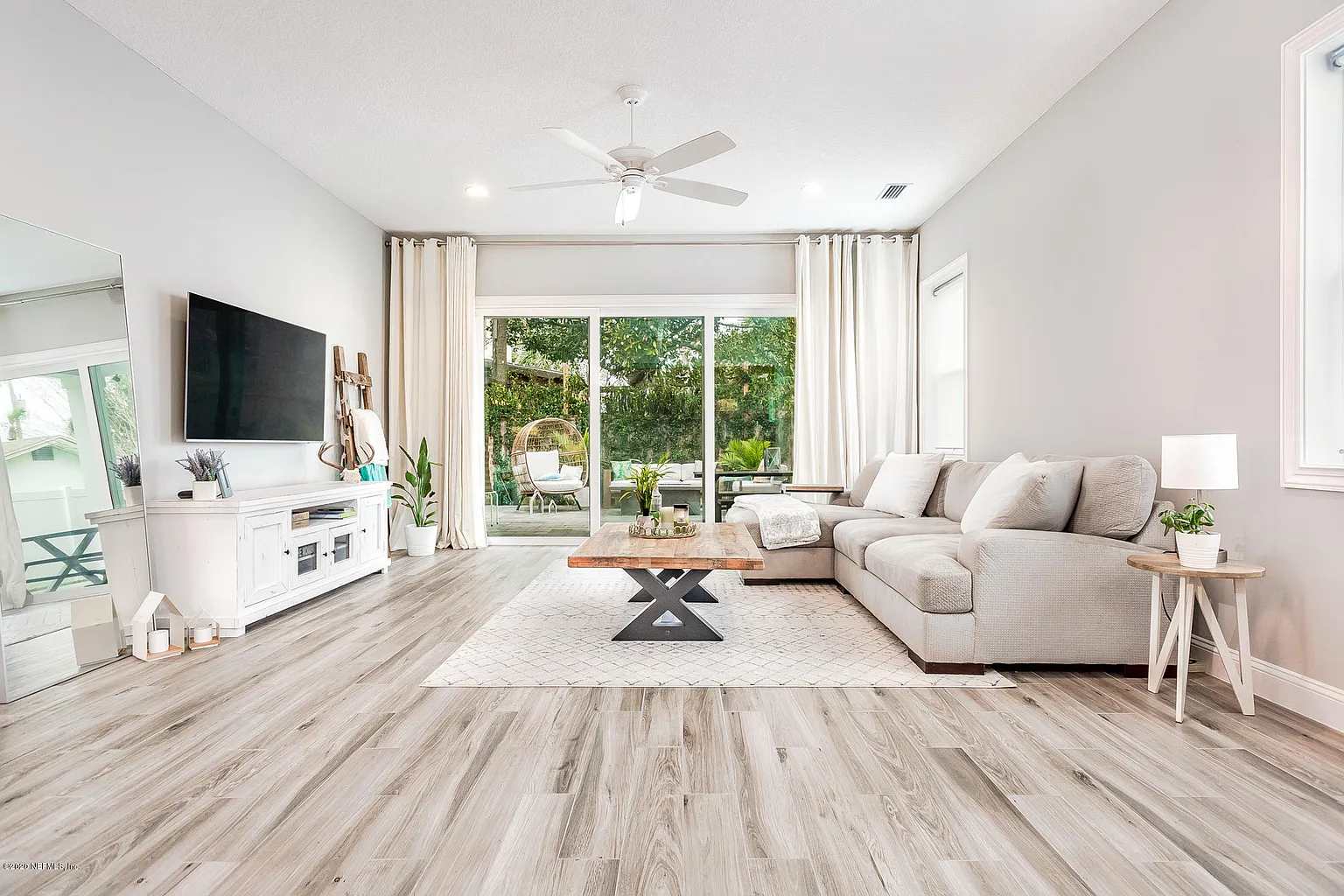 Luxe at Le Beach | Sleeps 12, Spacious, Wi-Fi, TV